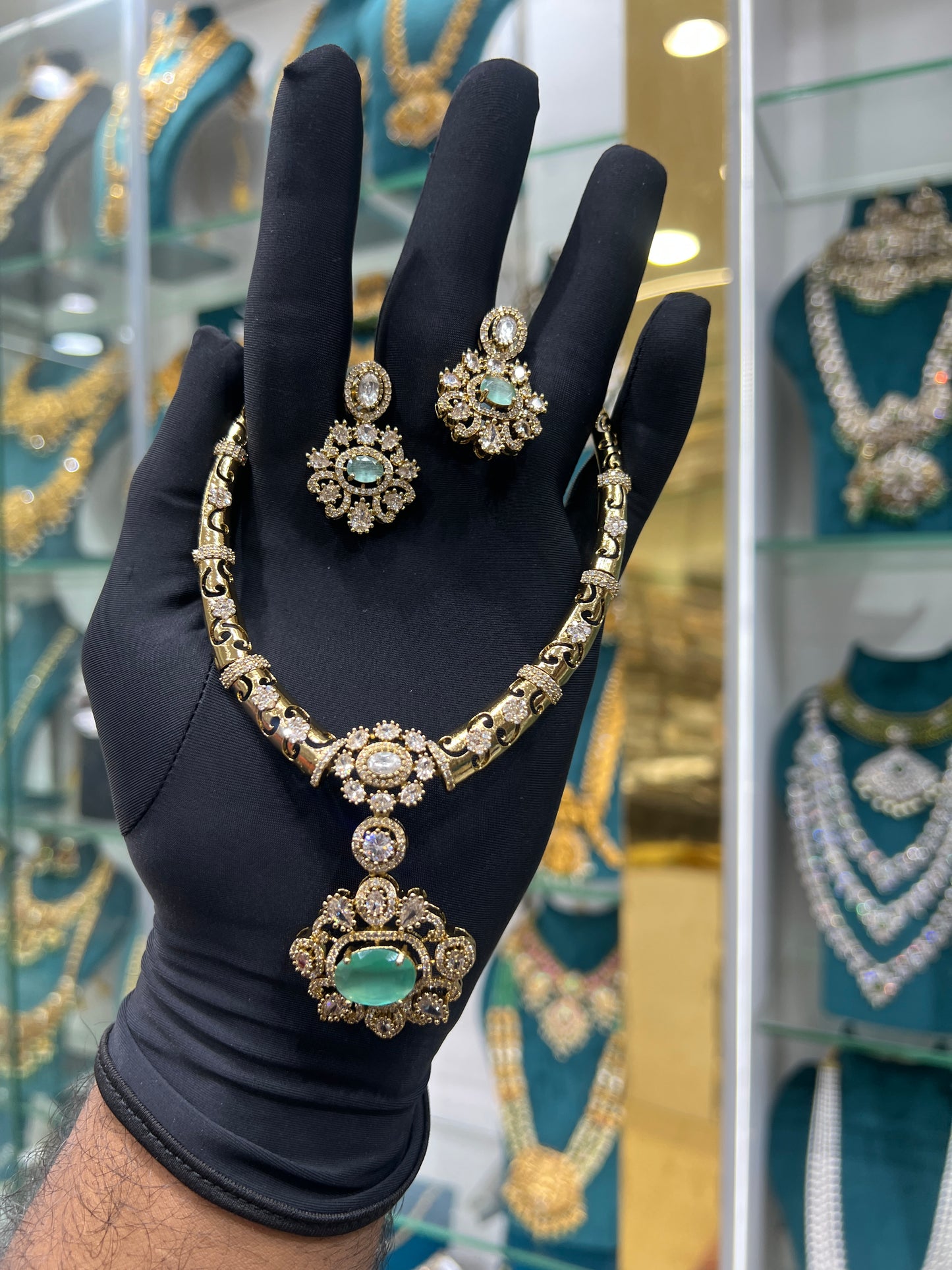 Victoria necklace kante