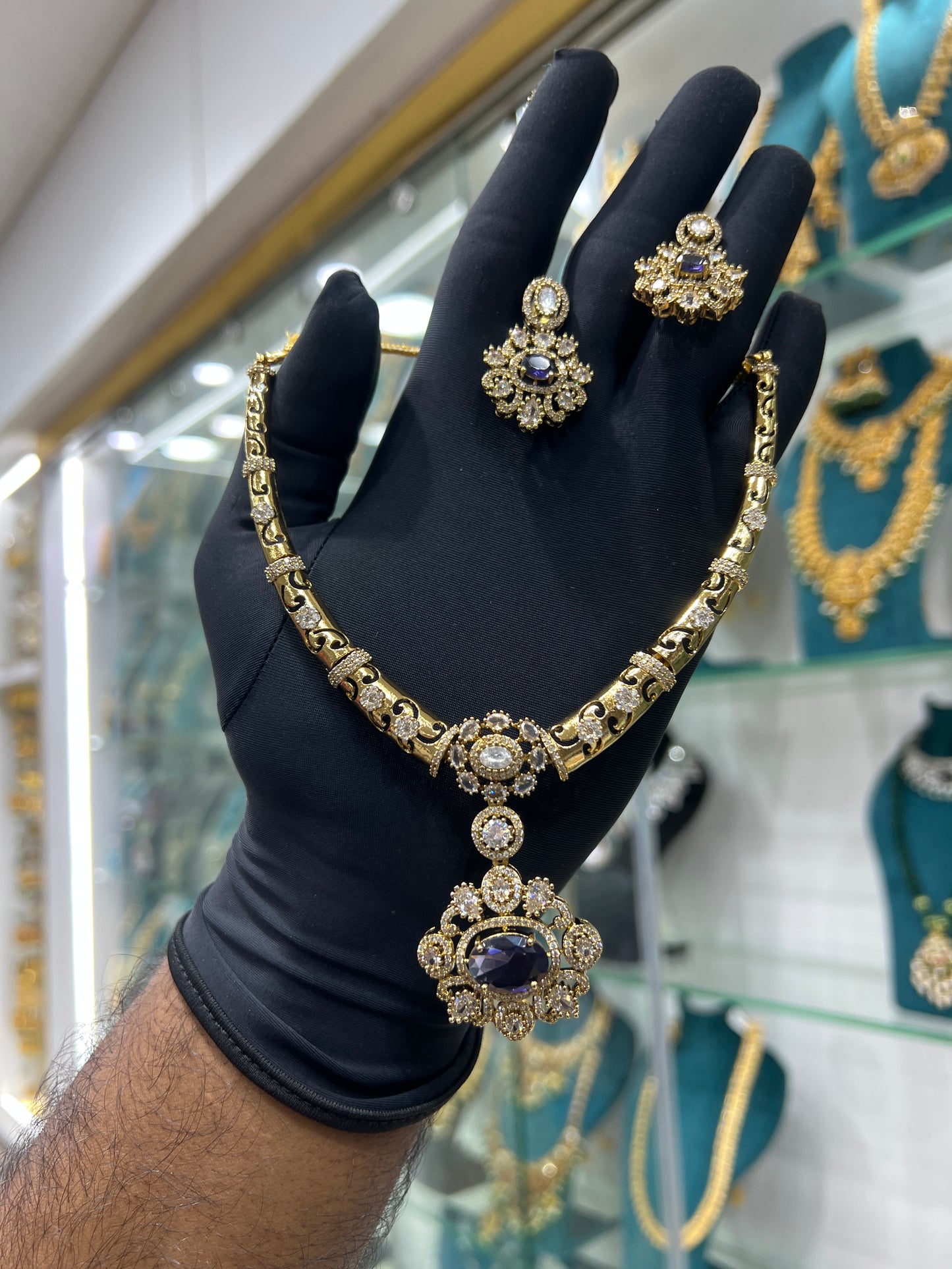 Victoria necklace kante