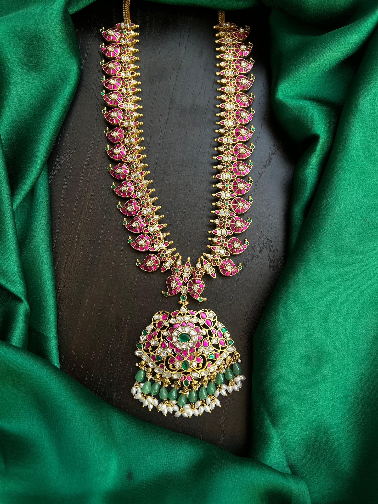 Kundan mangomala