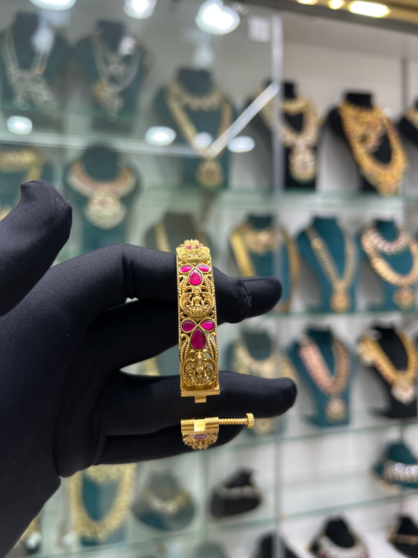 Kundan Nagshi bangle