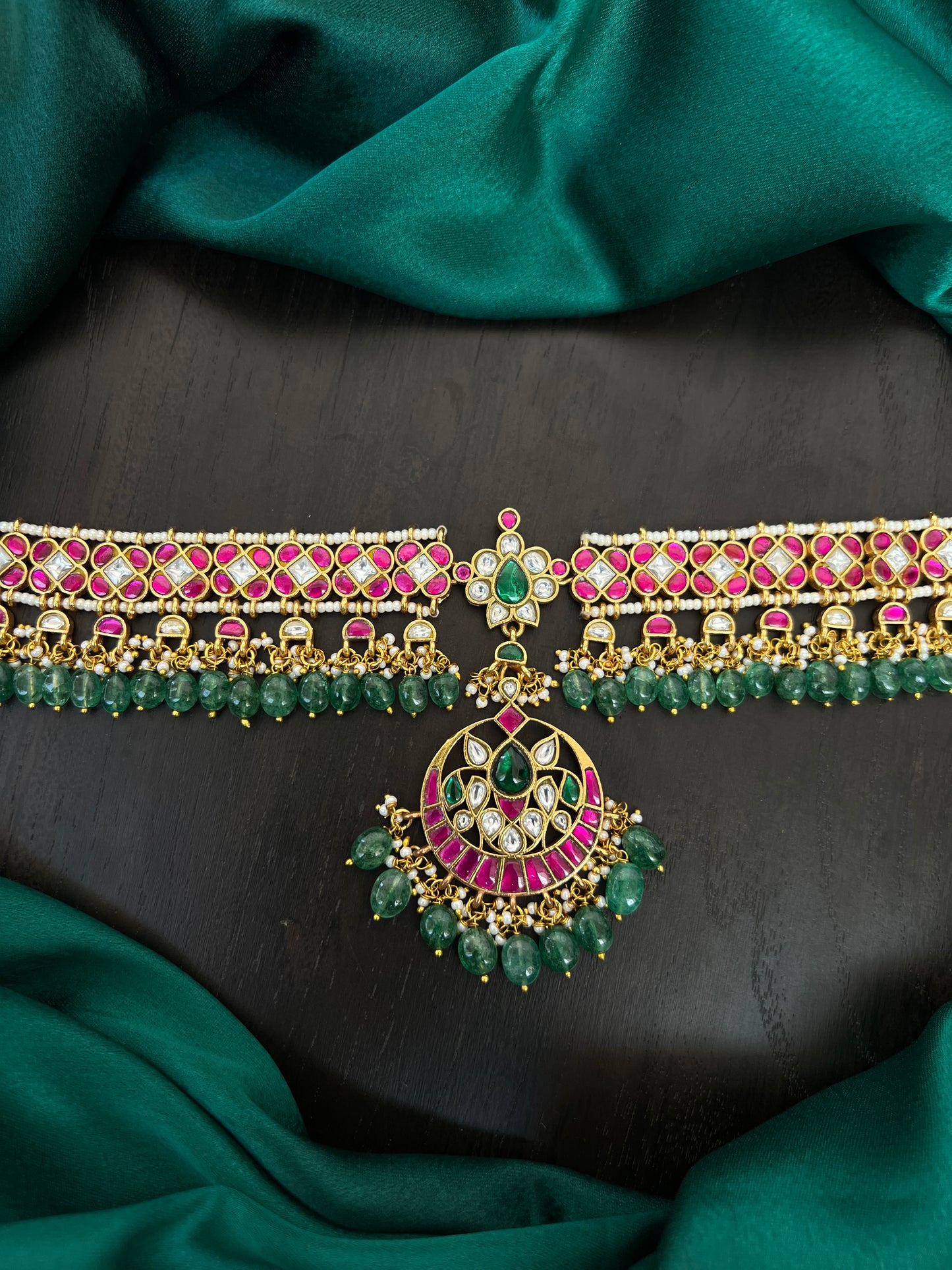 Kundan choker