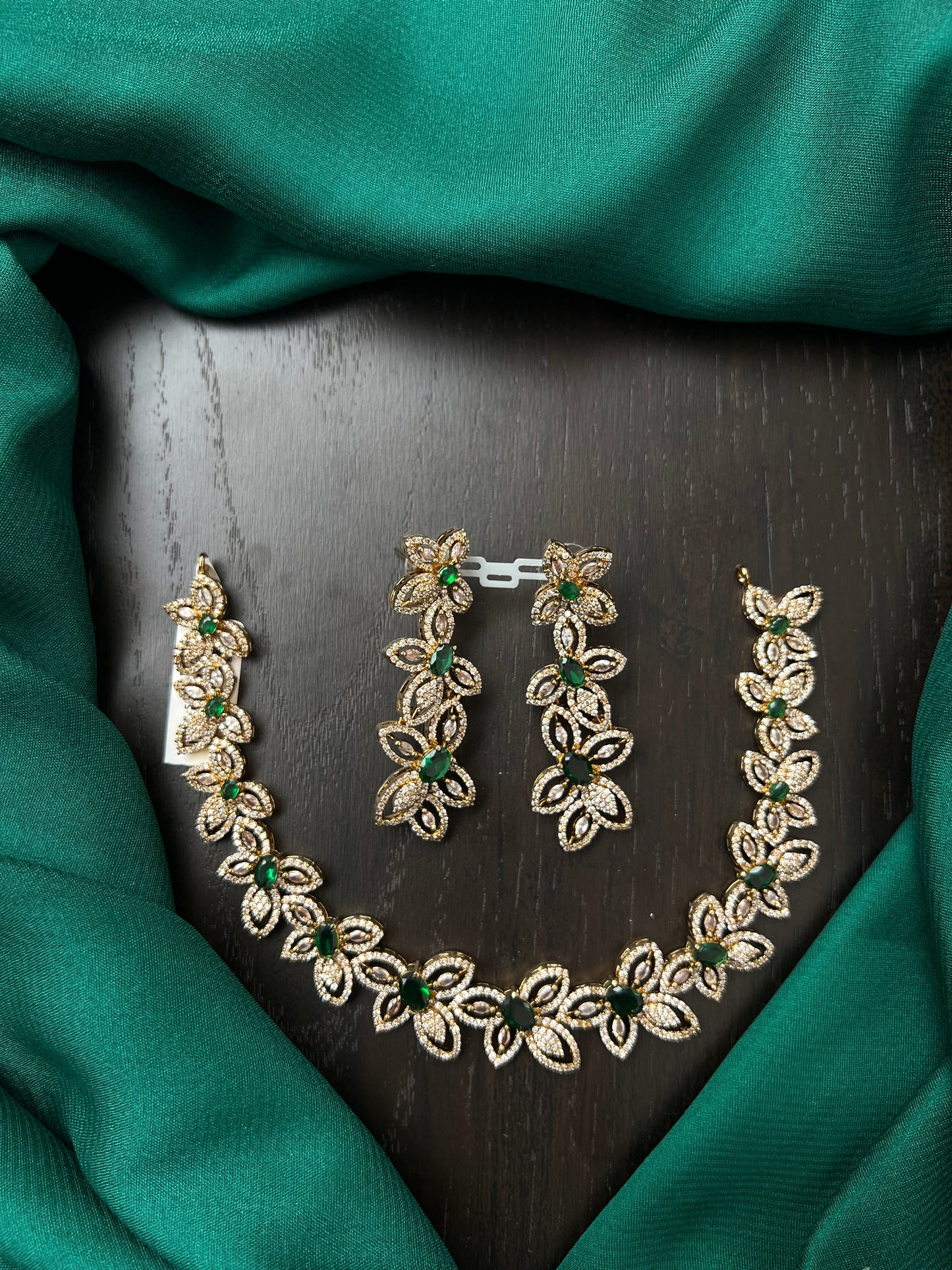 Short necklace