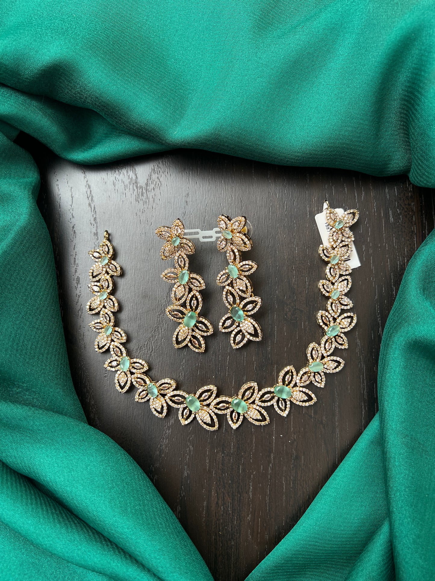 Short necklace