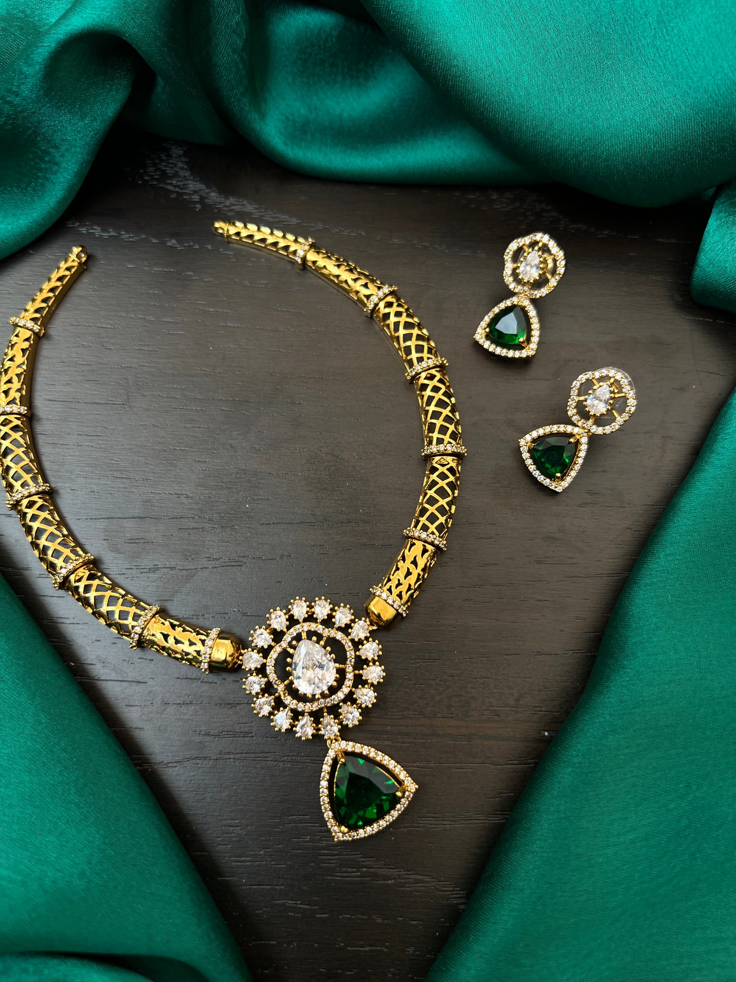 Matt Necklace