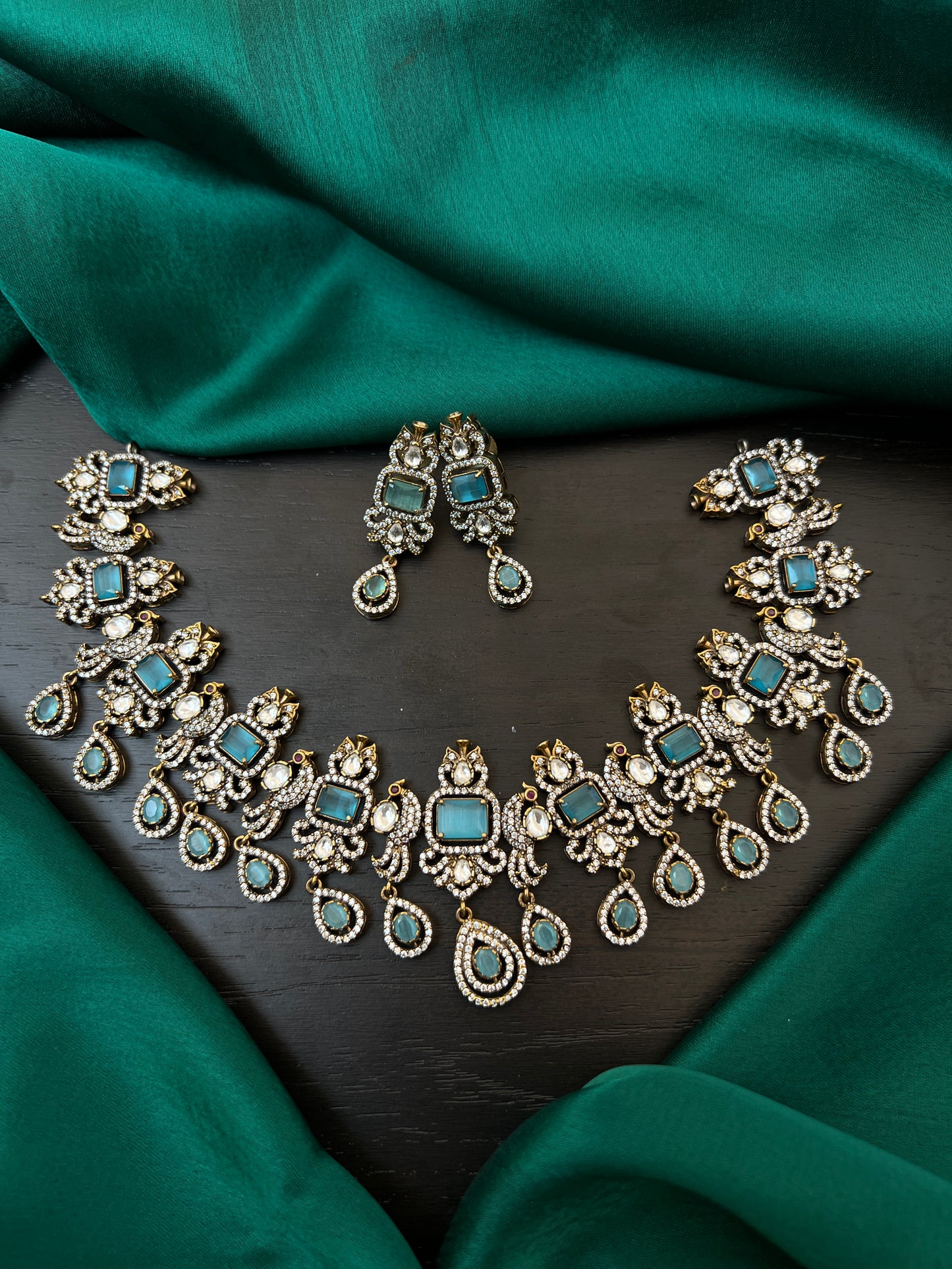 Victoria necklace