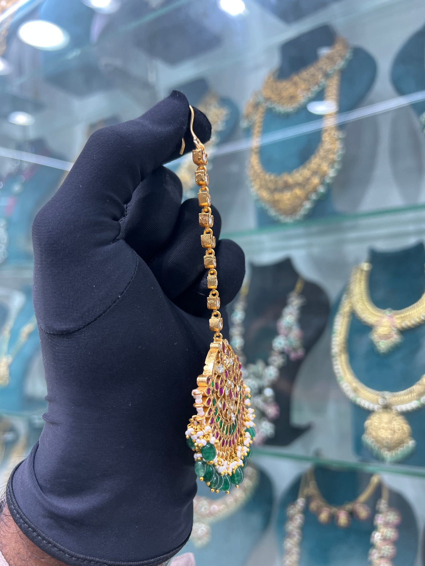 Kundan Tika