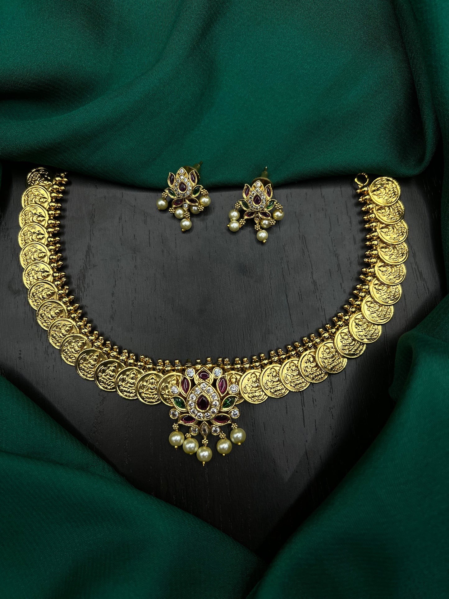 Short kasu necklace