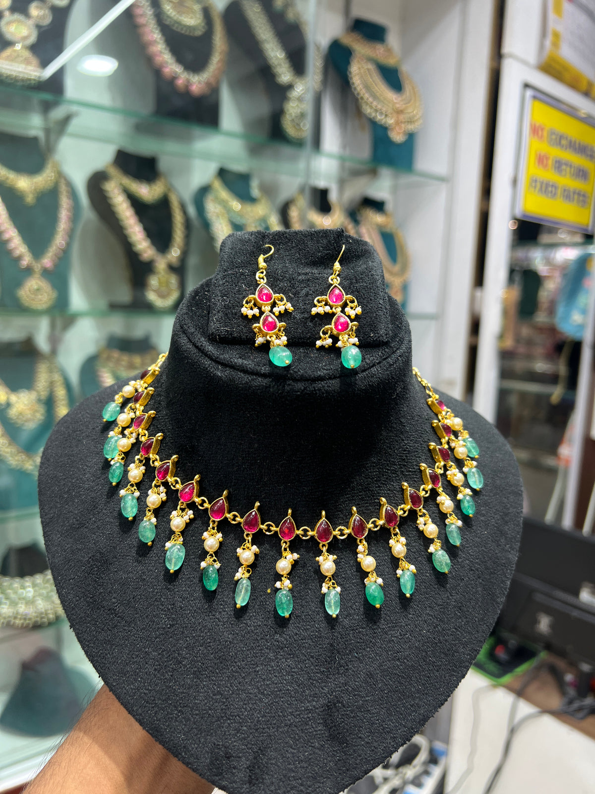 Kundan necklace