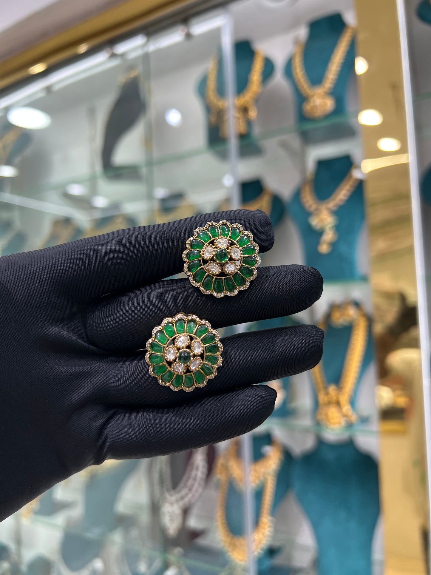 Mossonite studs