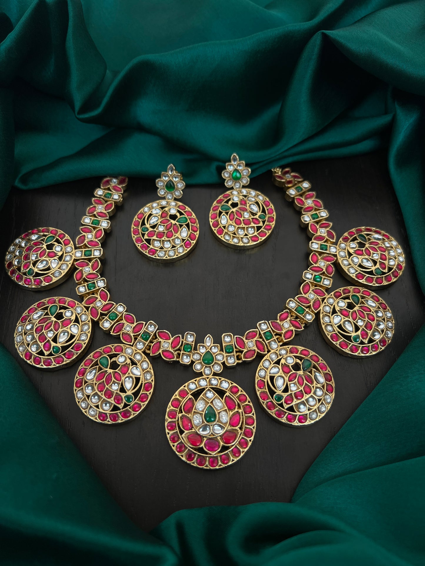 Short Bottumala and earrings