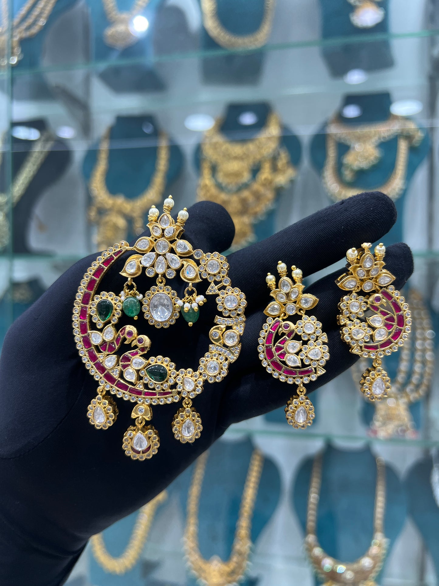 Mossonite locket with earrings