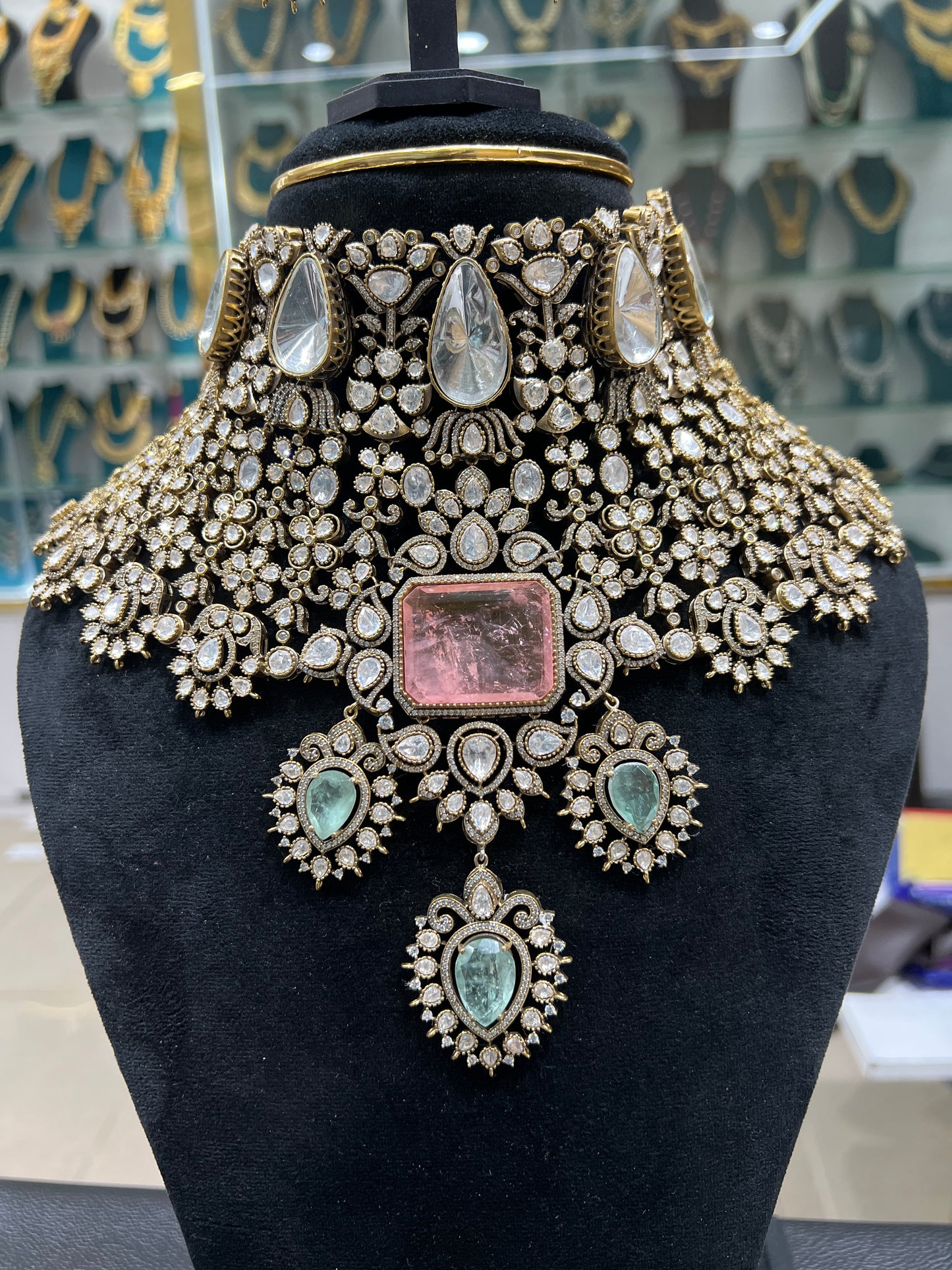 Mossonite choker