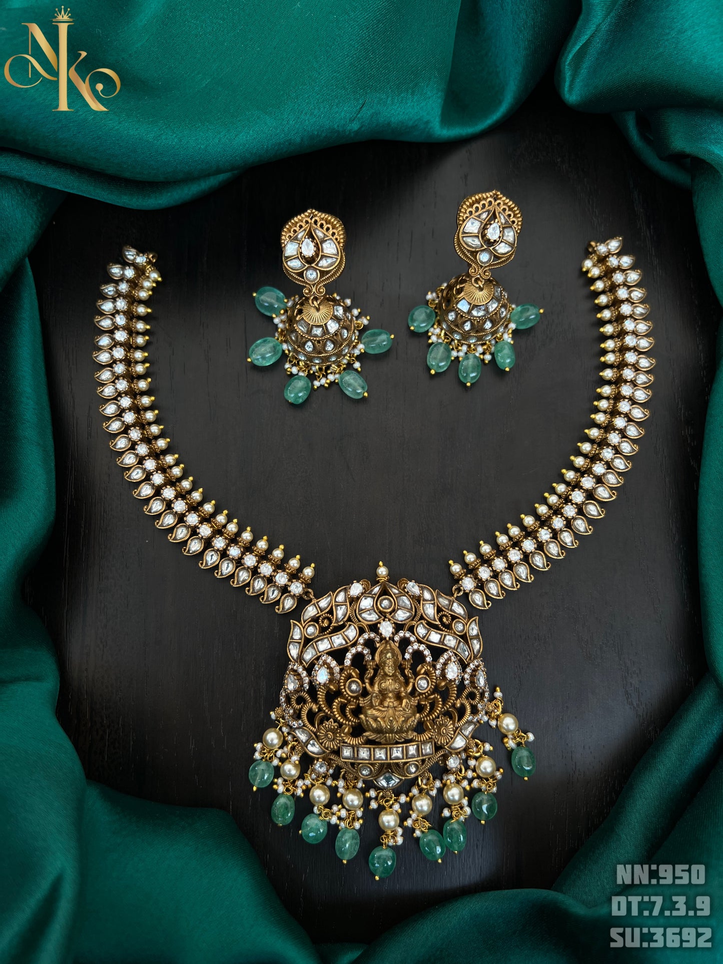 Kundan necklace and earrings