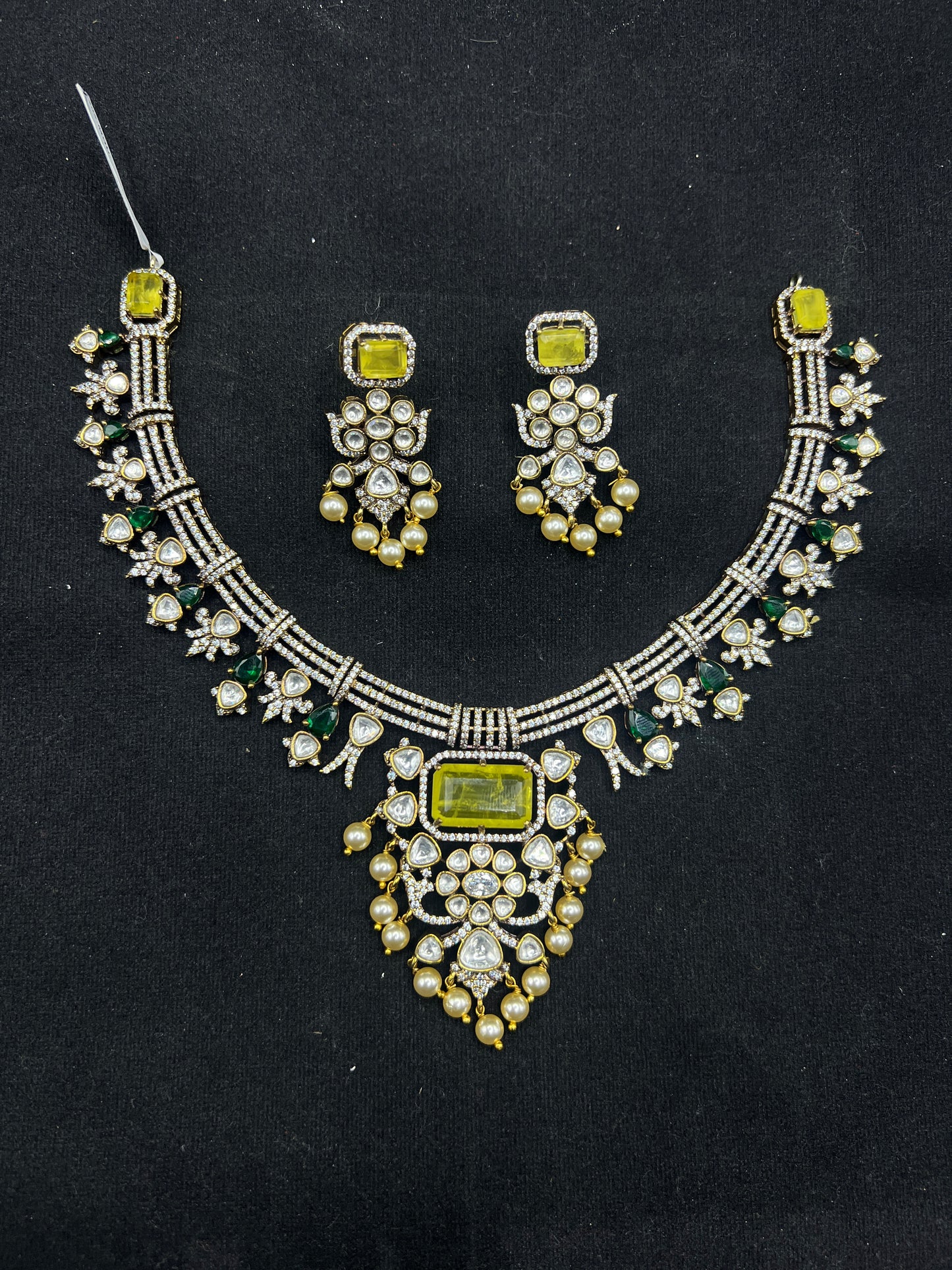 Victoria necklace
