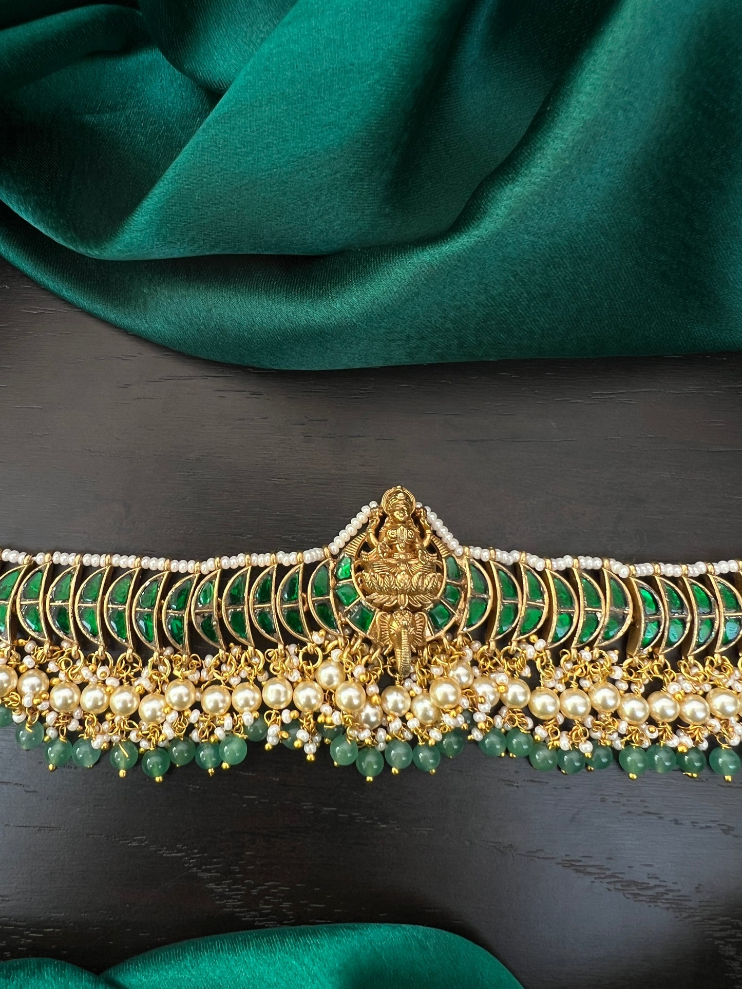 Kundan choker