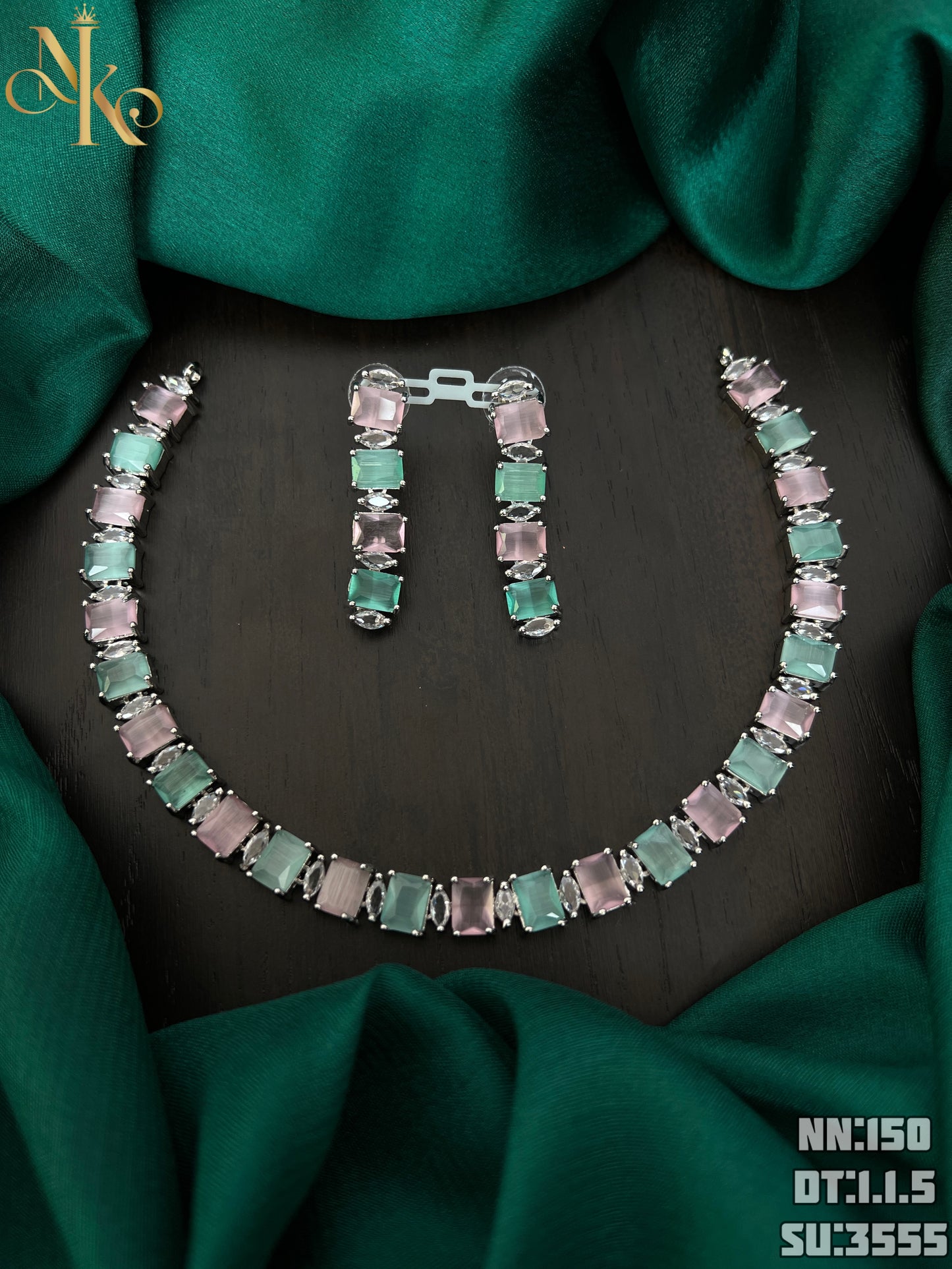 Victoria necklace