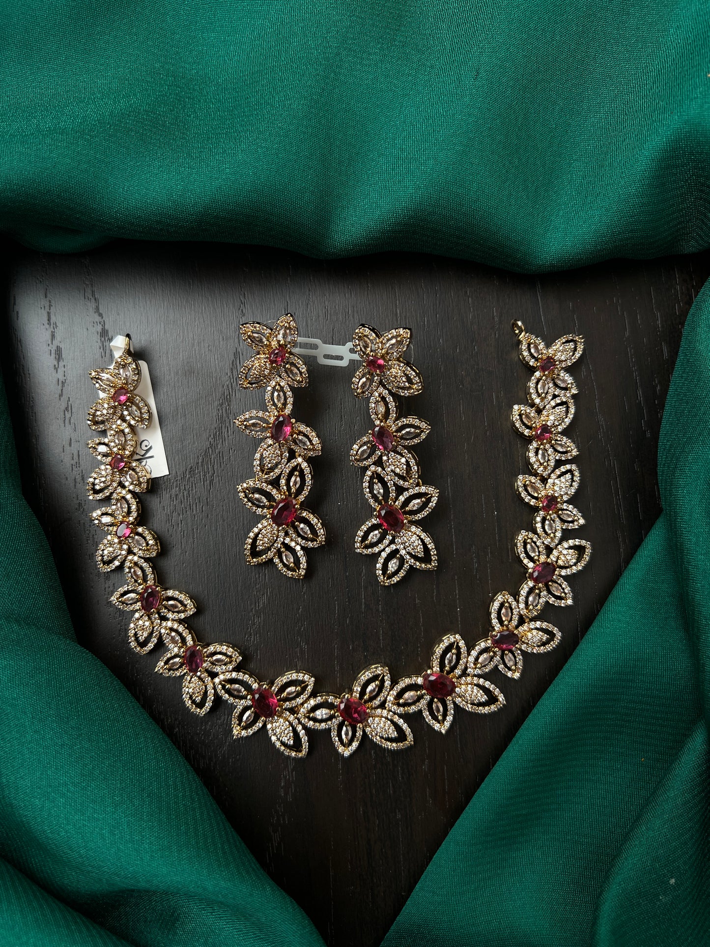 Short necklace