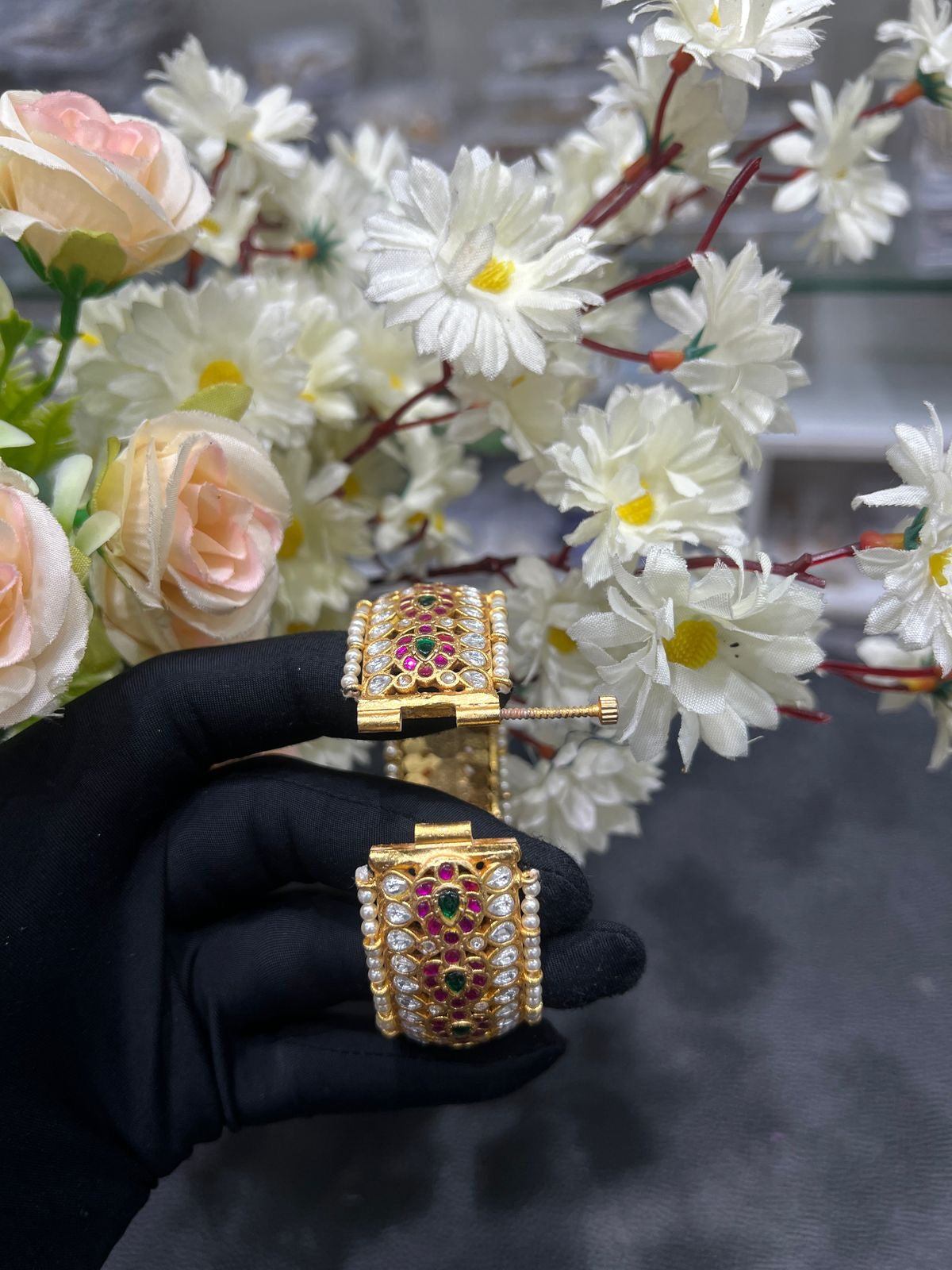 Kundan openable bangle