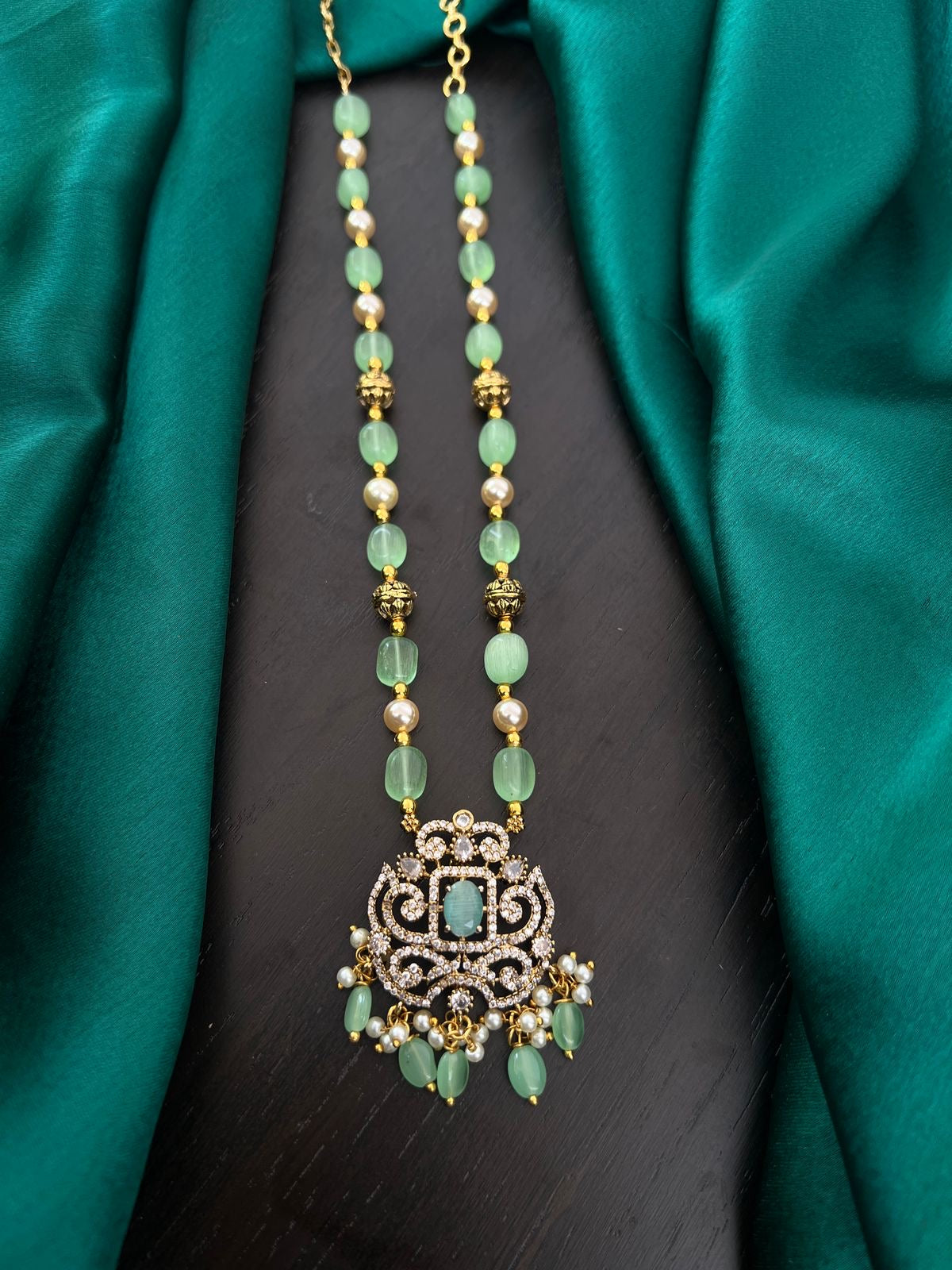 BEADS WITH VICTORIAN LOCKETS