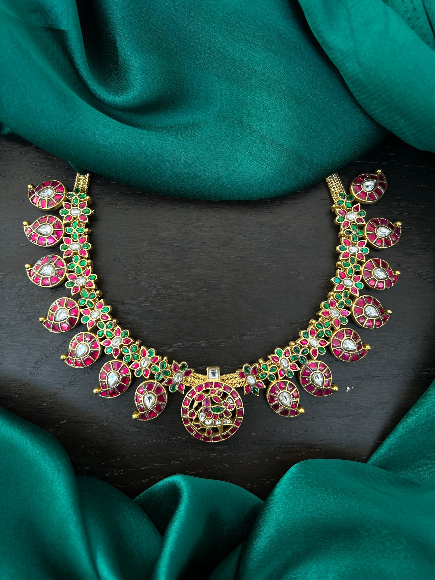 Kundan necklace