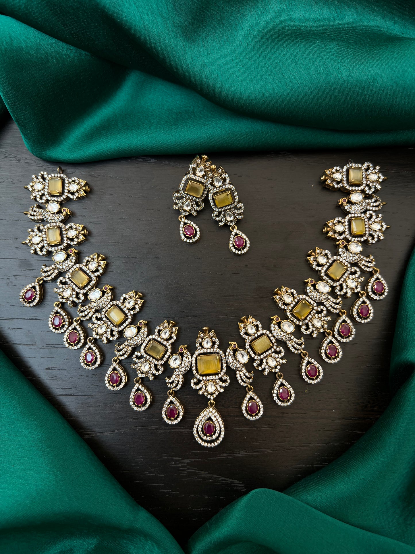 Victoria necklace