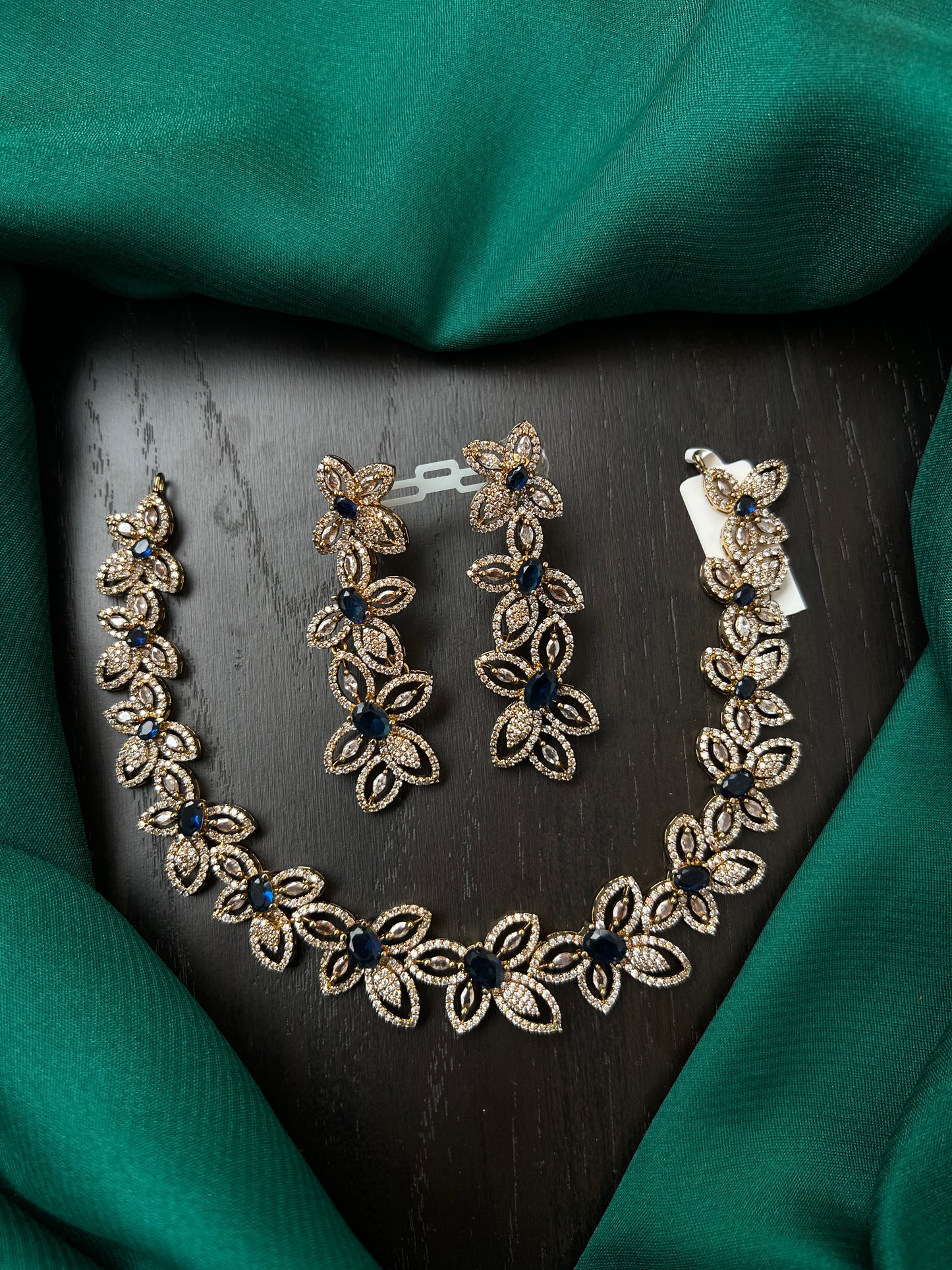 Short necklace