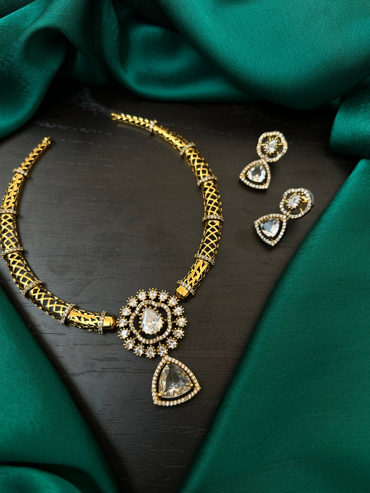 Matt Necklace