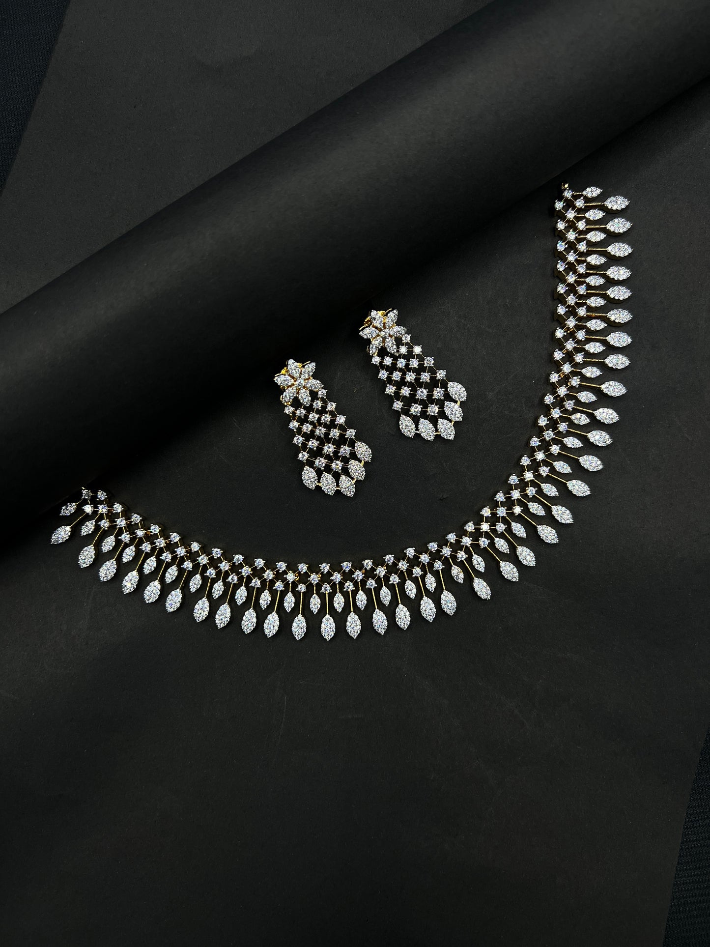 GJ NECKLACE AND EARRINGS