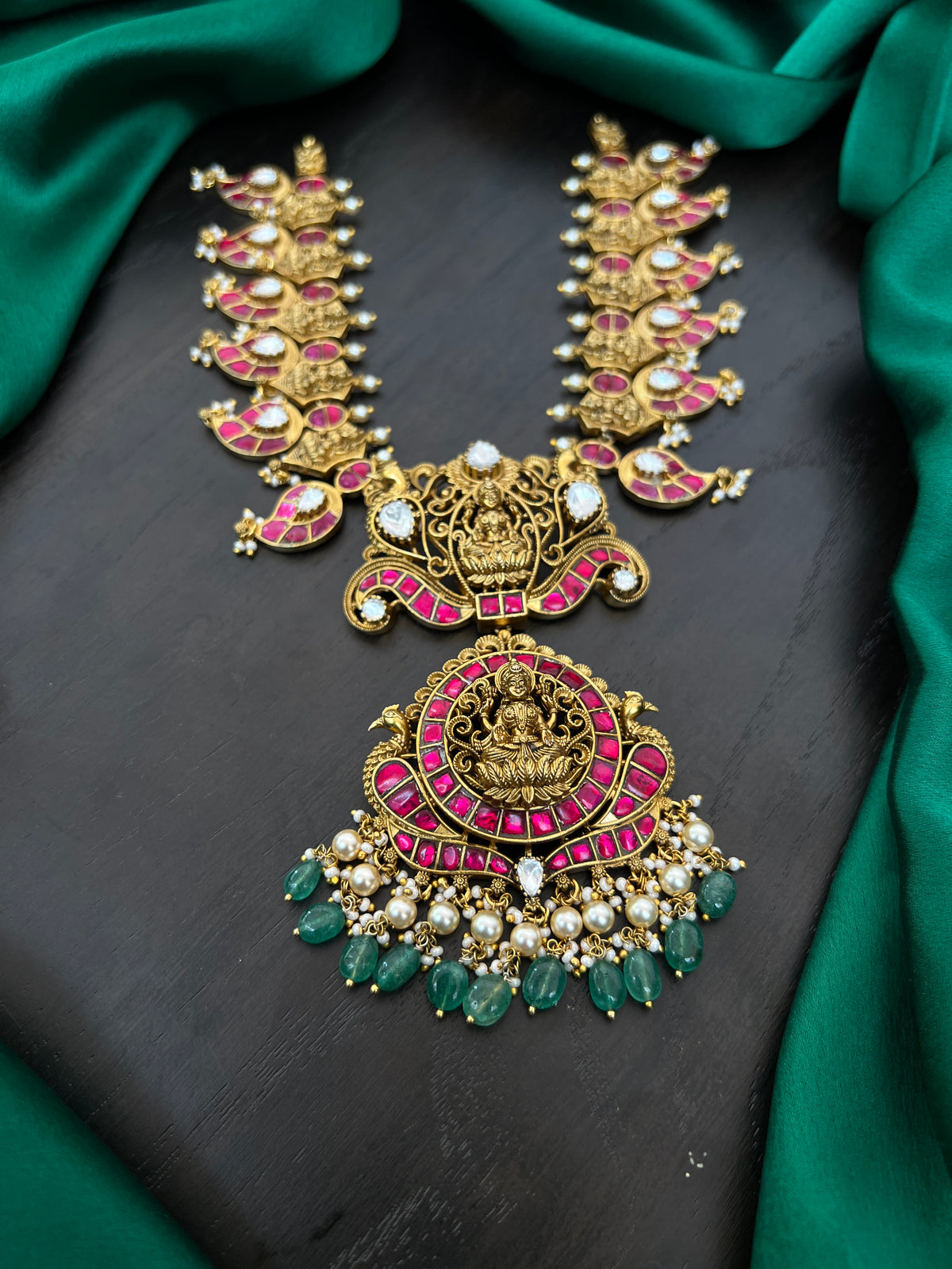 Kundan Nagshi necklace