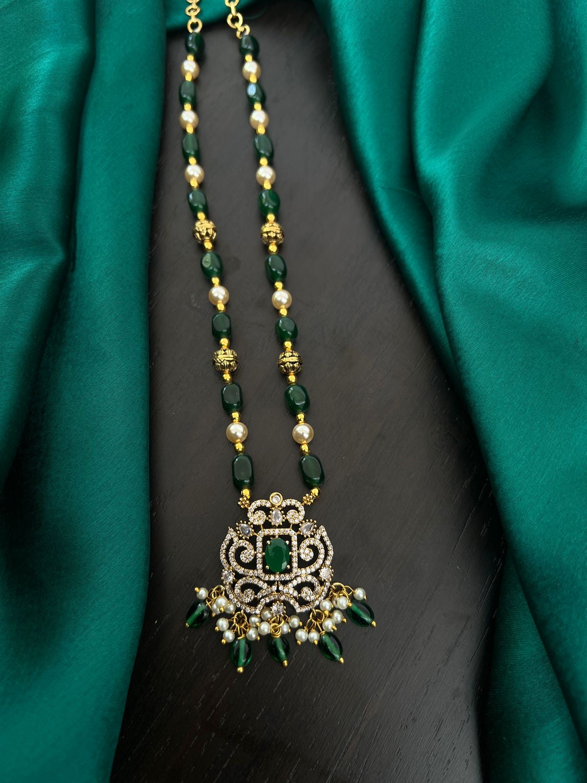 BEADS WITH VICTORIAN LOCKETS