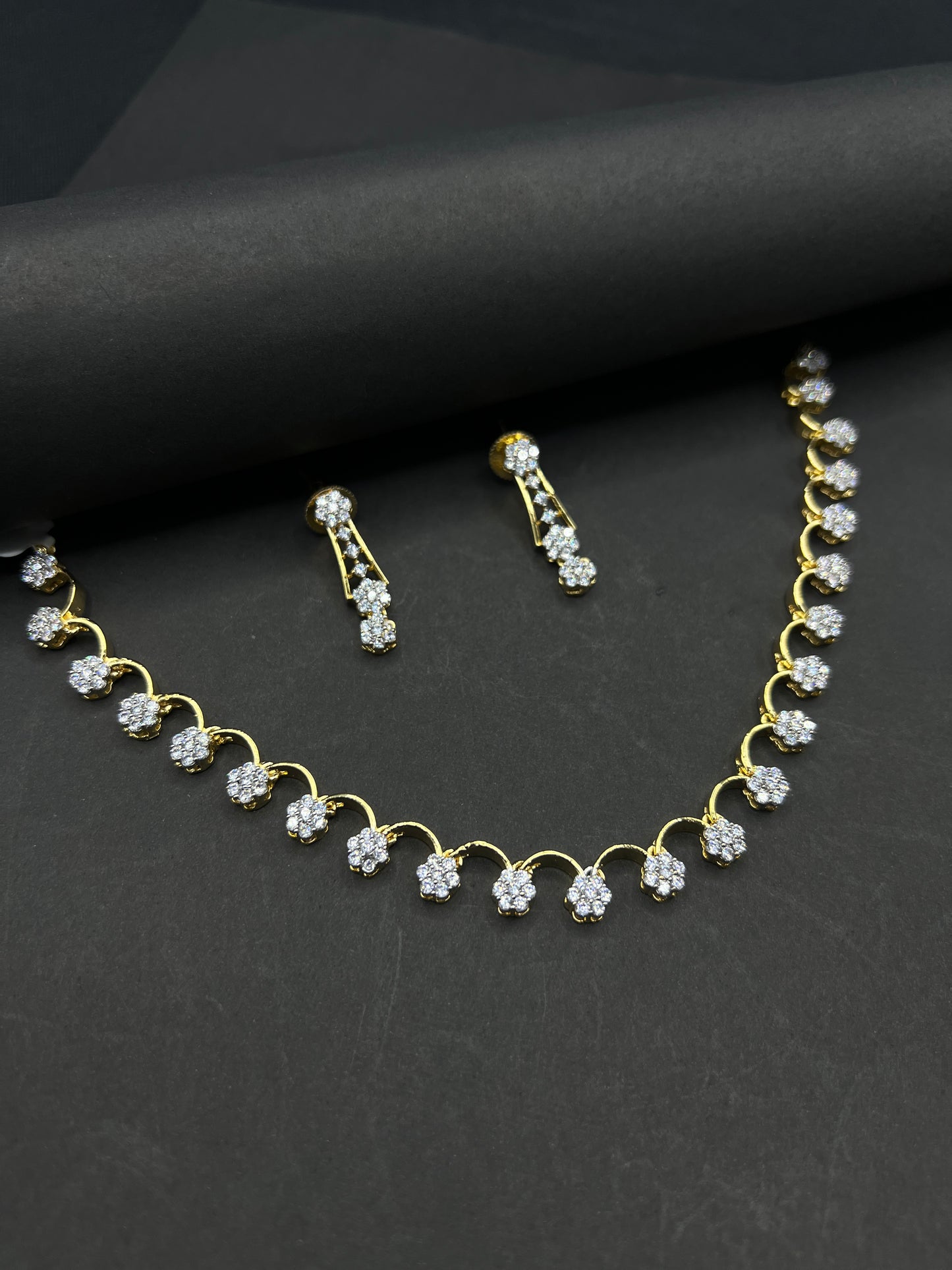 GJ NECKLACE AND EARRINGS