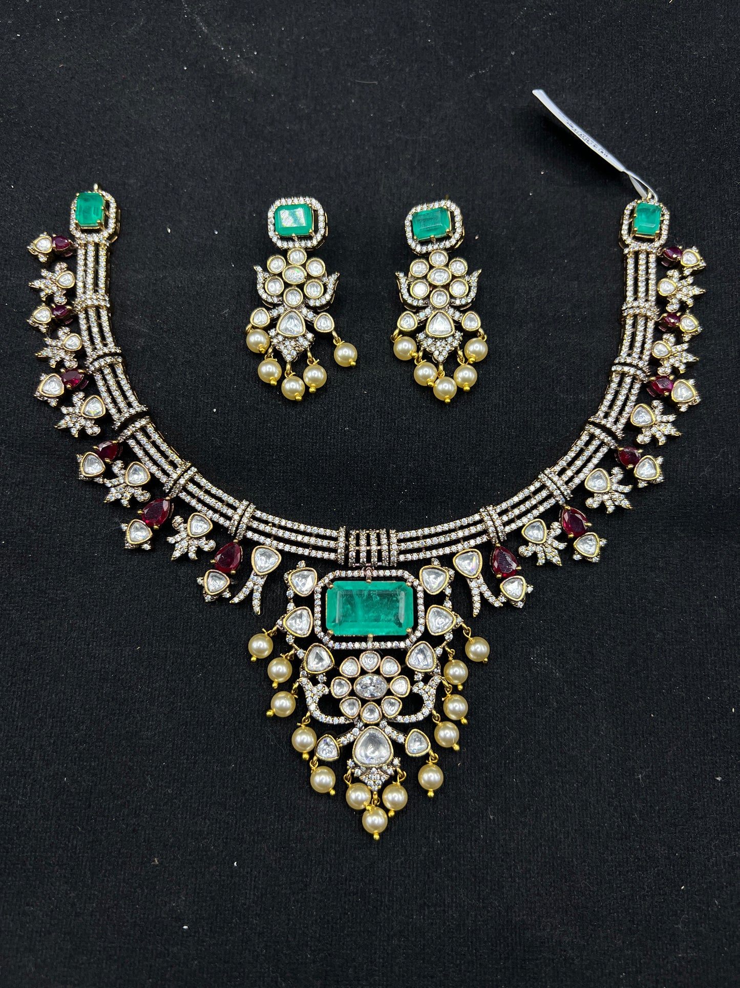 Victoria necklace