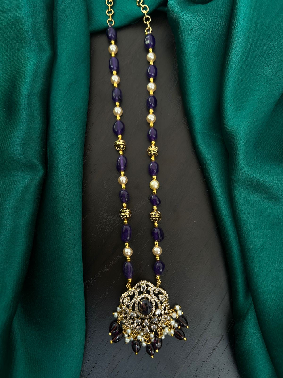 BEADS WITH VICTORIAN LOCKETS