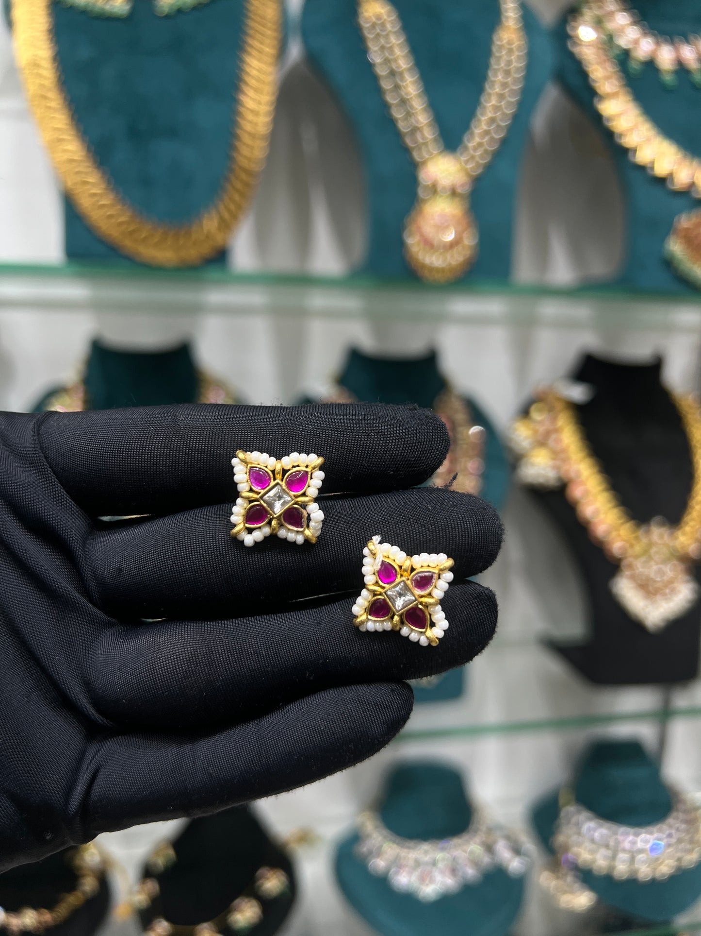 Kundan stud