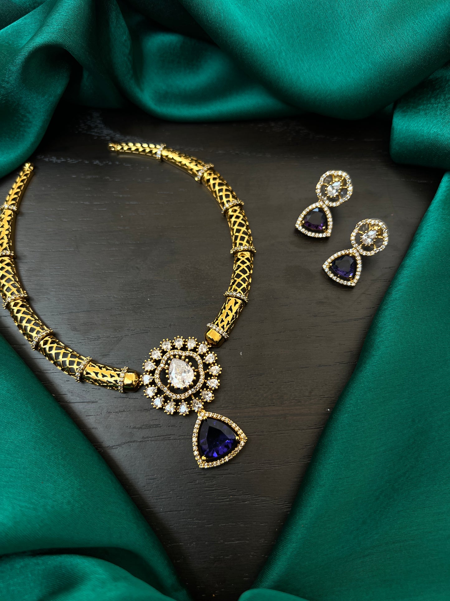 Matt Necklace