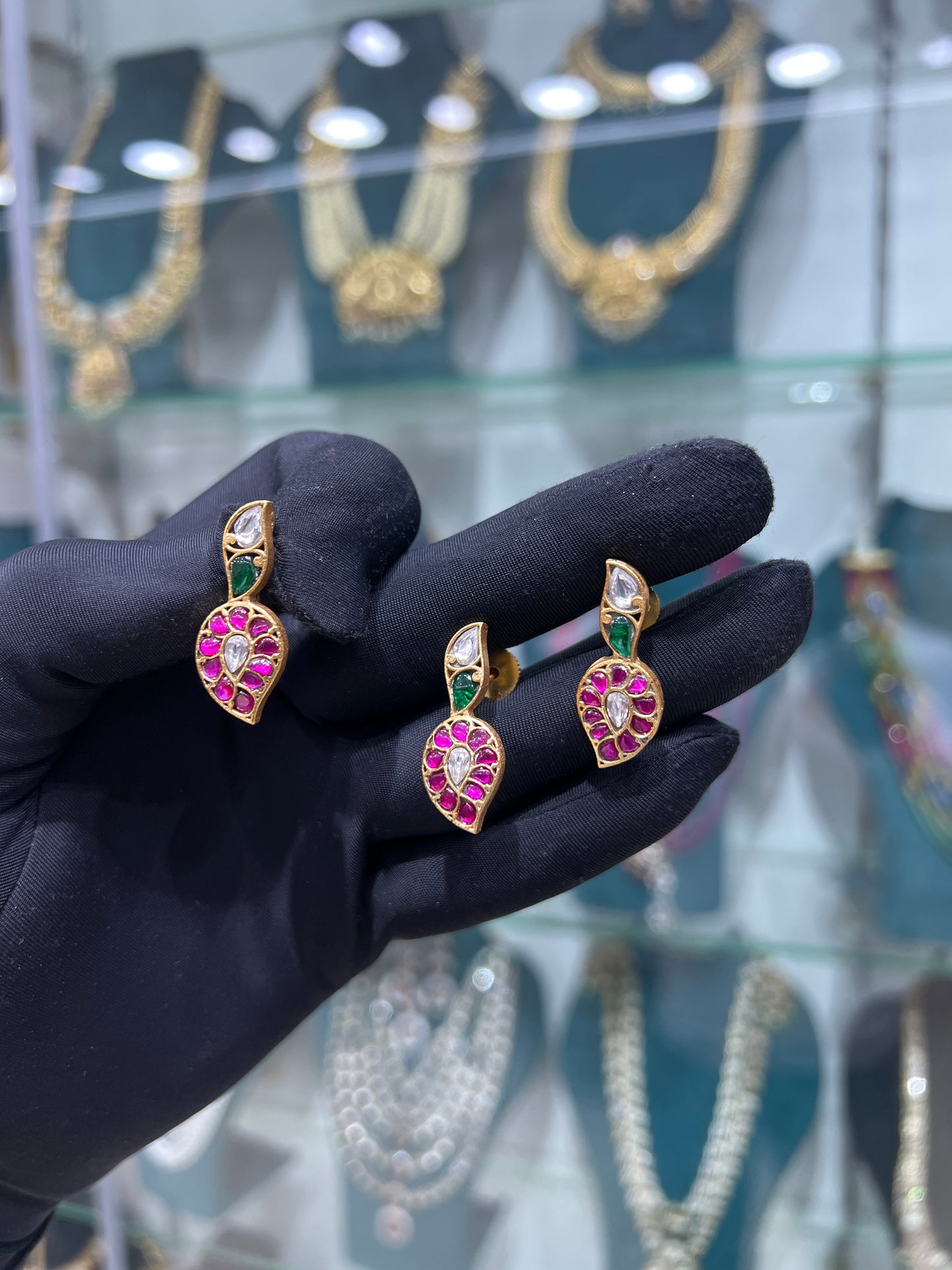 Kundan pendent set