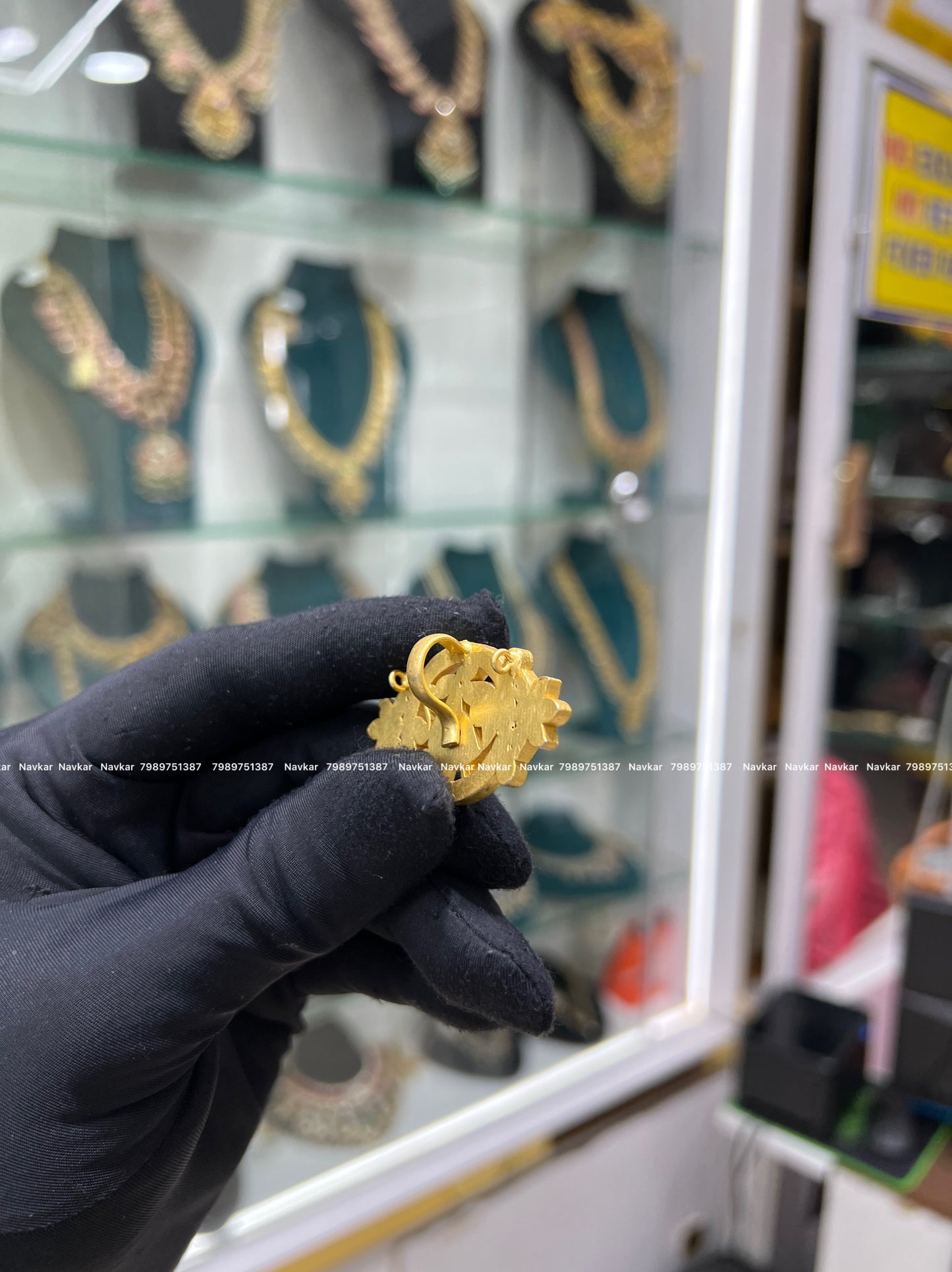 Kundan locket