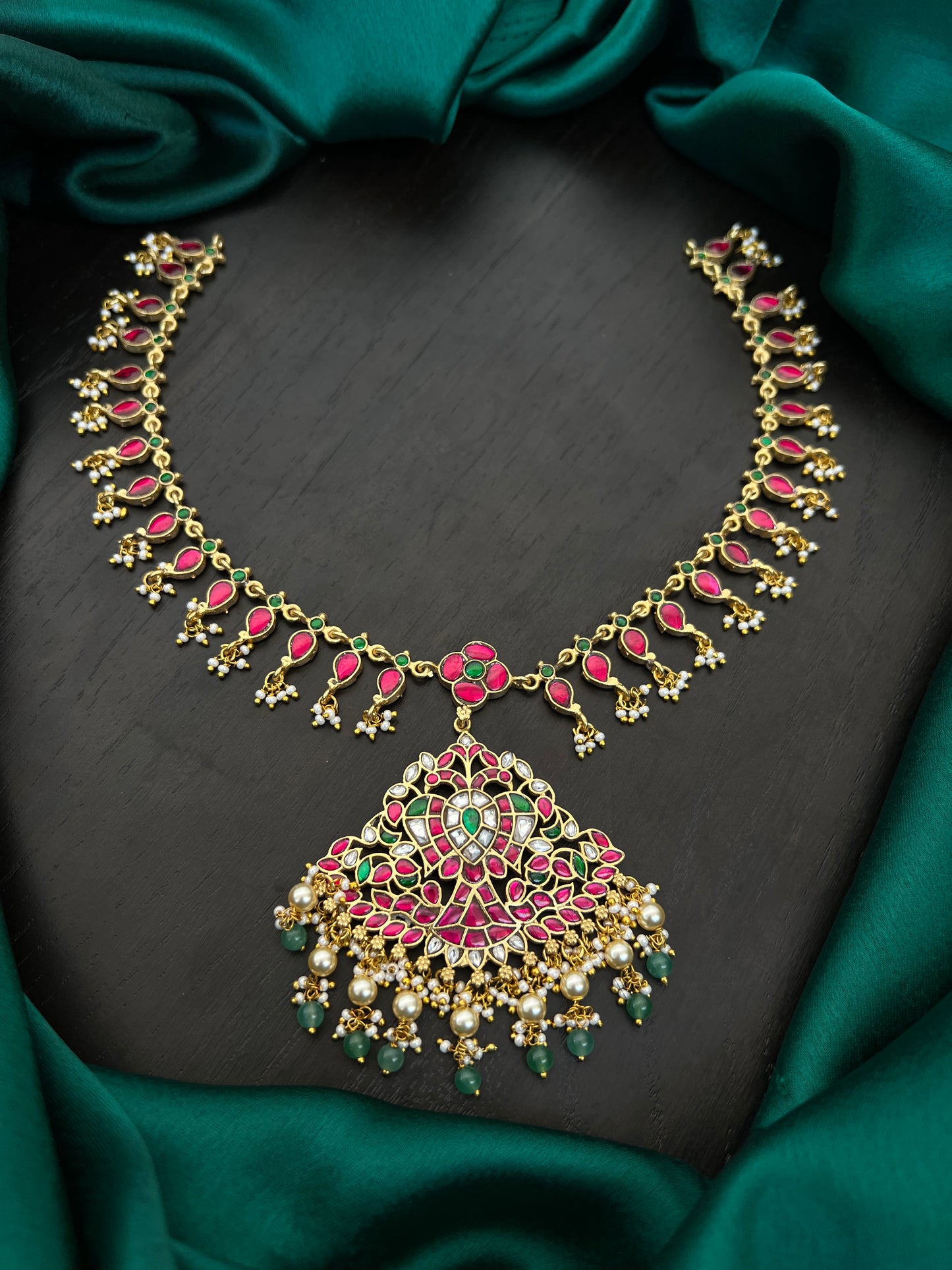 Kundan necklace