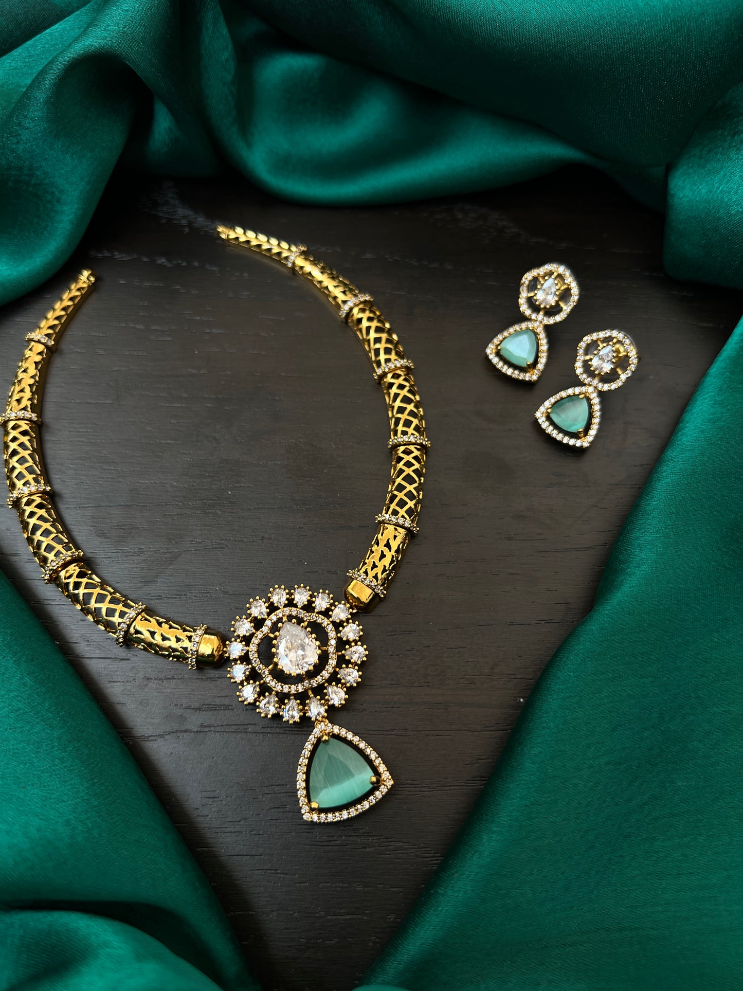 Matt Necklace