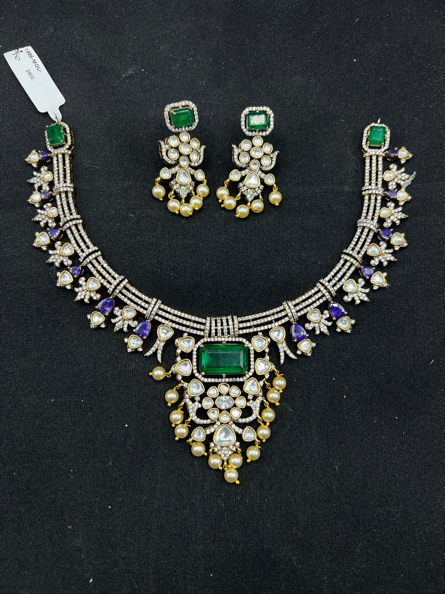 Victoria necklace