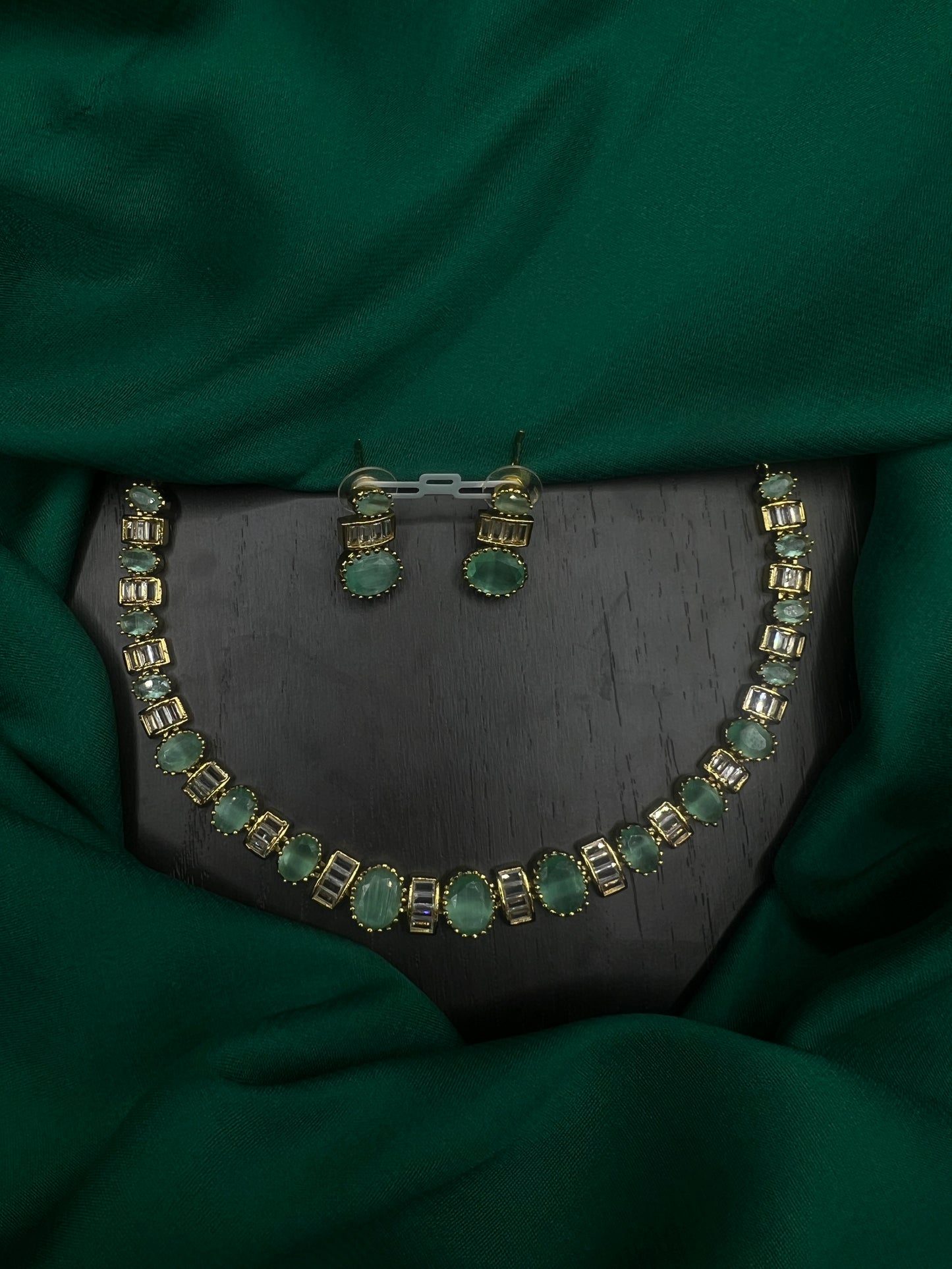 Victoria necklace