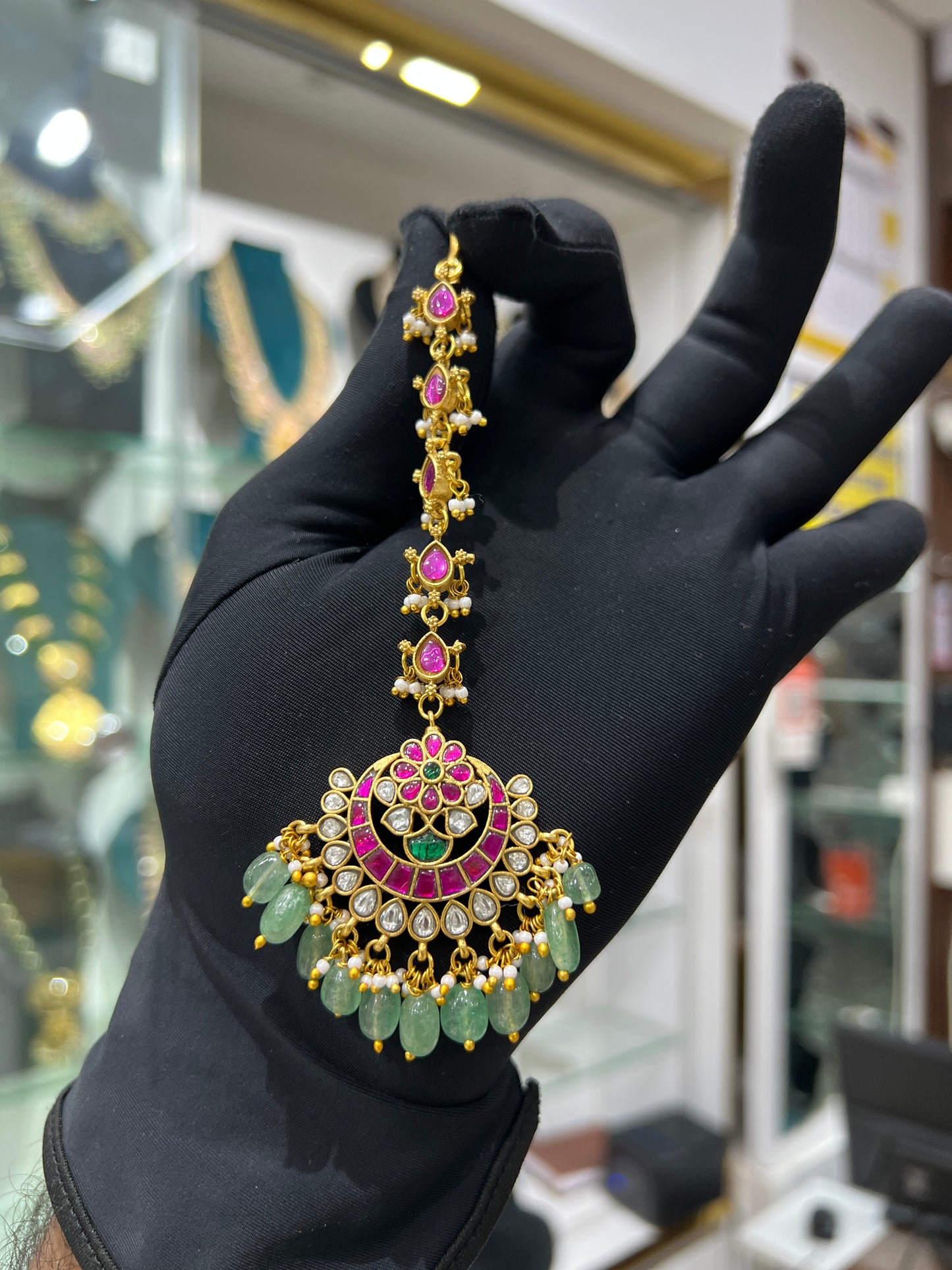 Kundan tikka