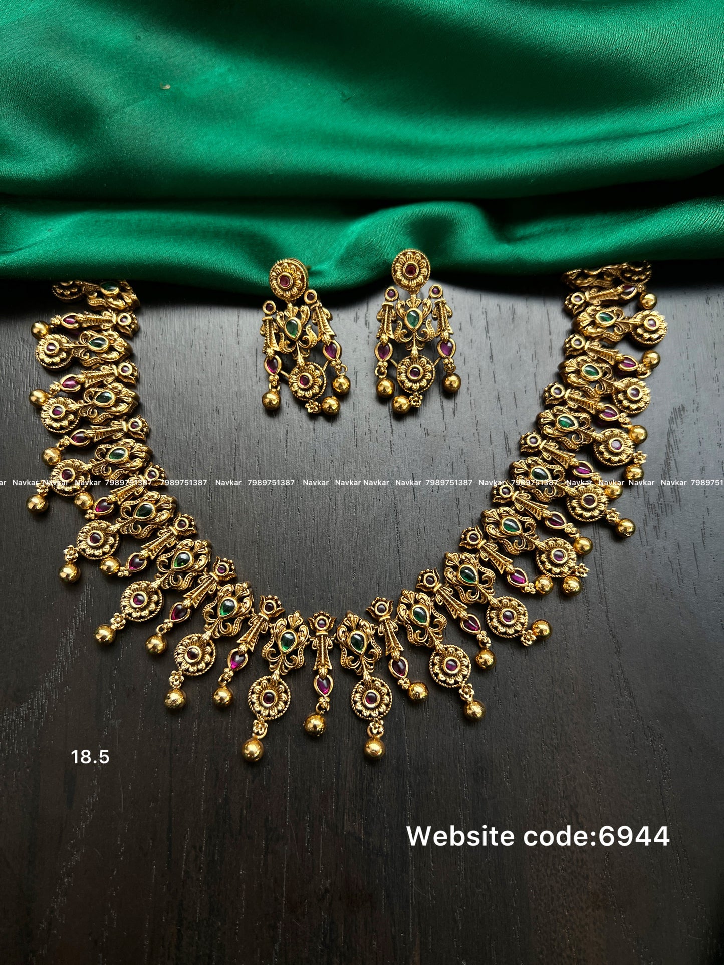 Matt necklace