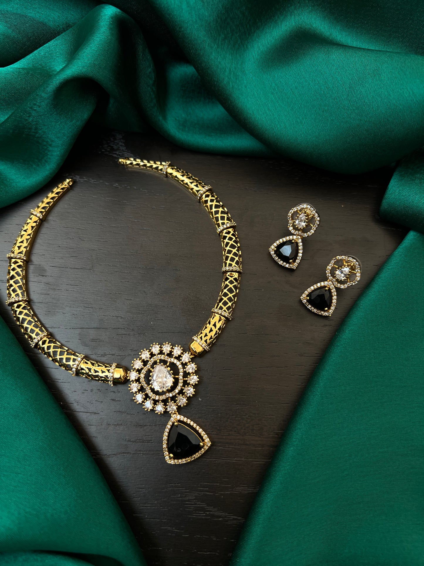 Matt Necklace