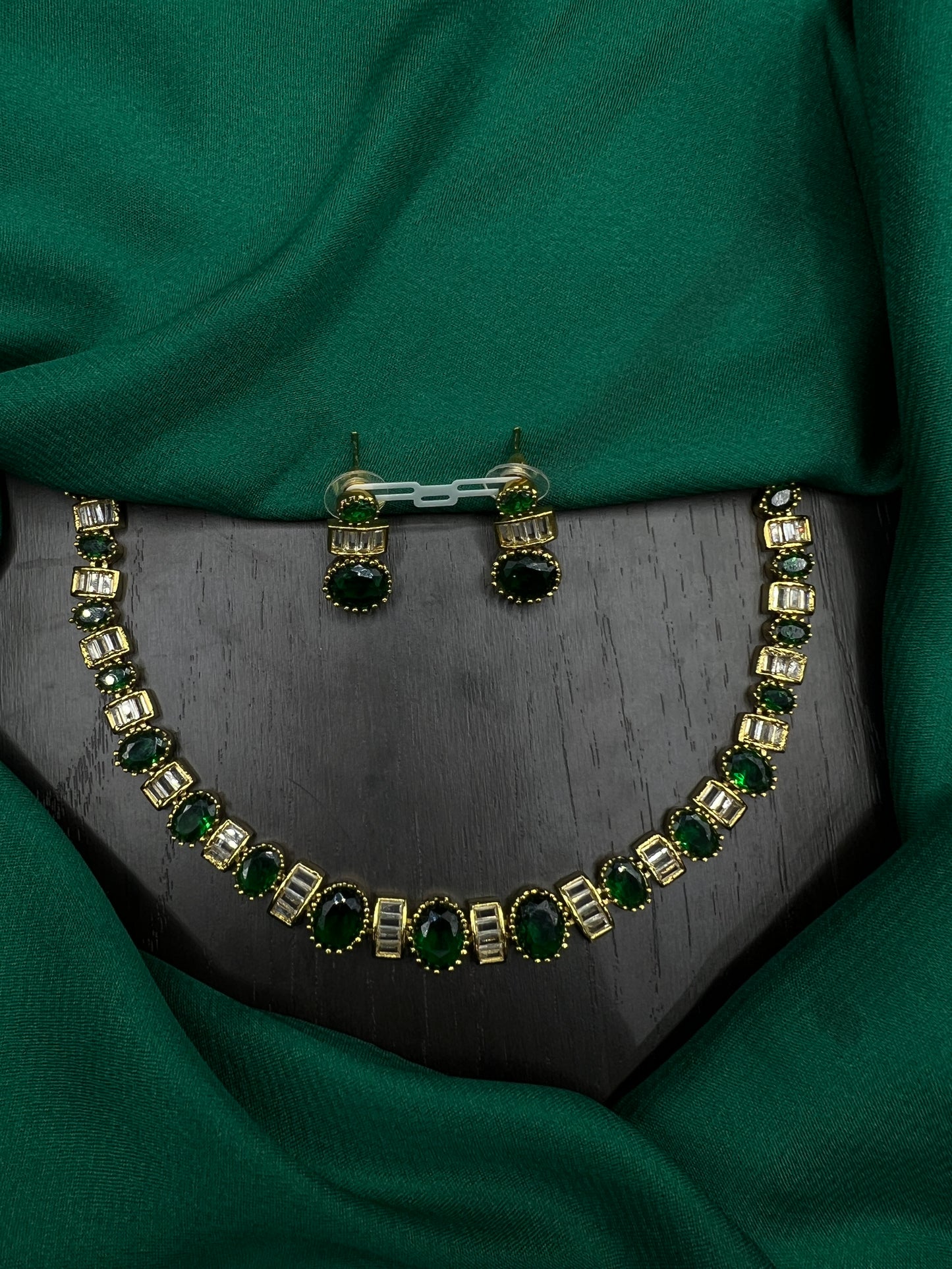 Victoria necklace