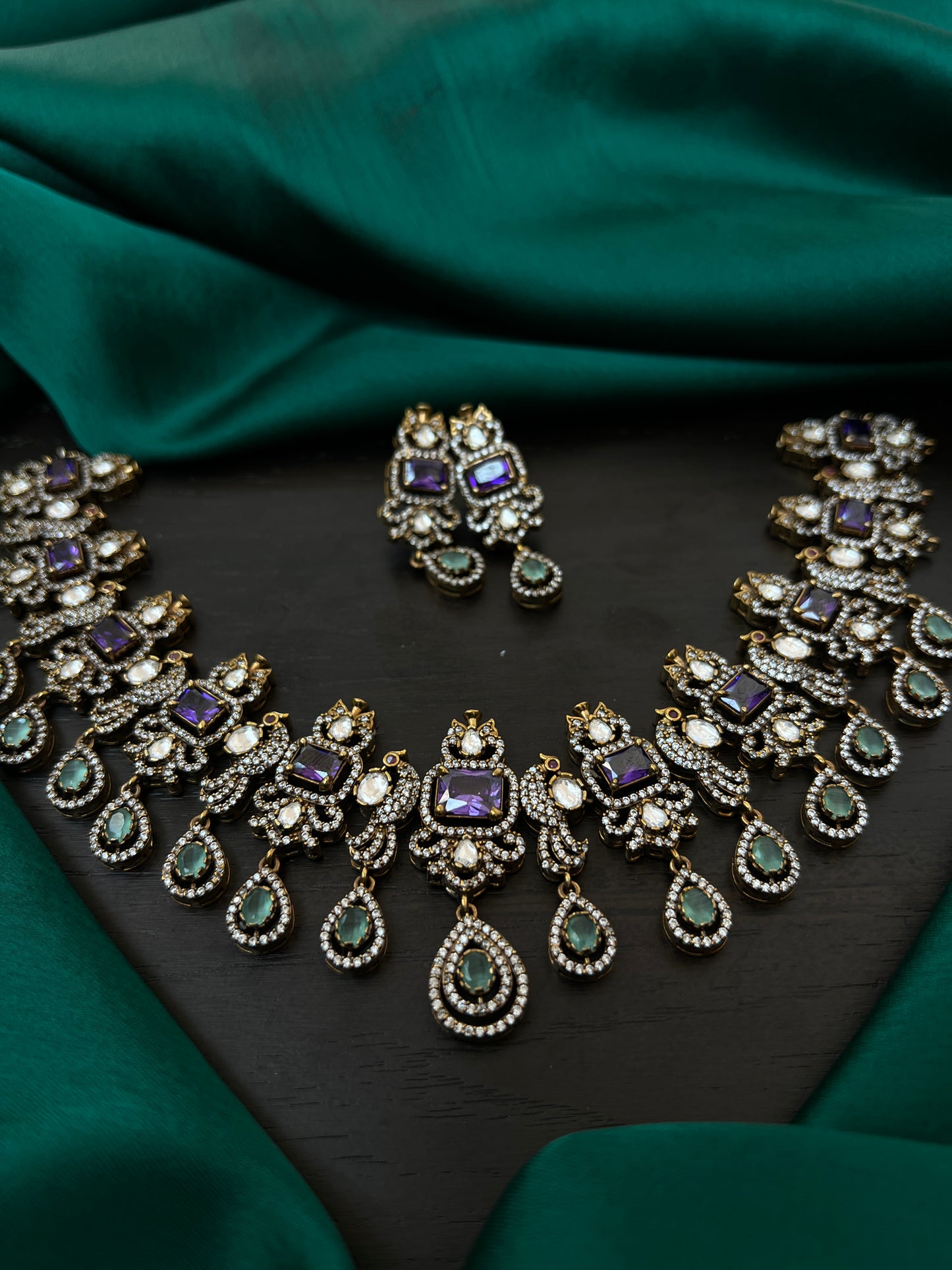 Victoria necklace