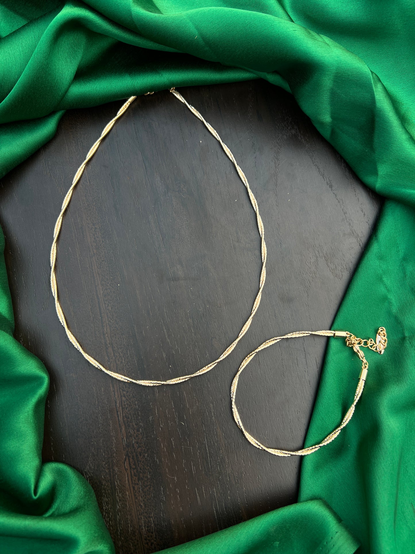 Invisible chain