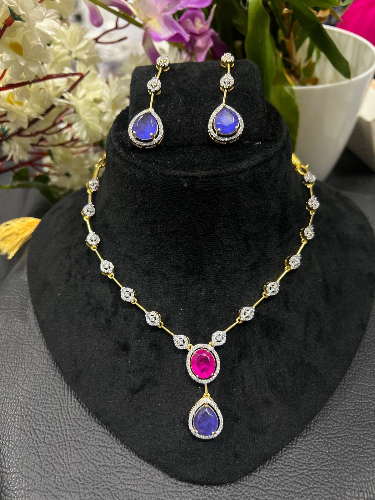 SIMPLE NECKLACE
