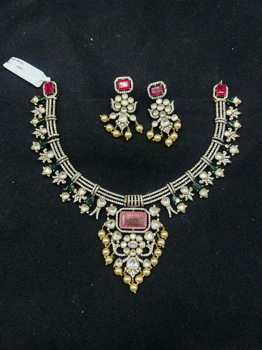 Victoria necklace