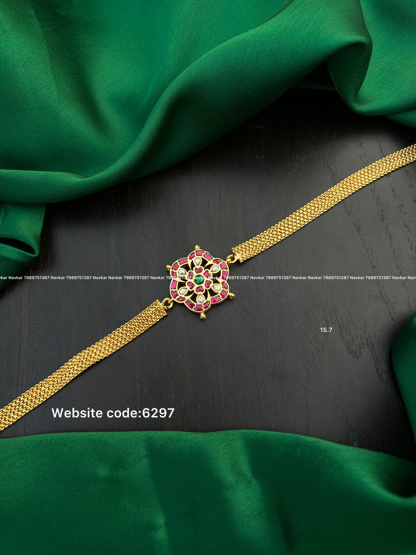 Kundan choker